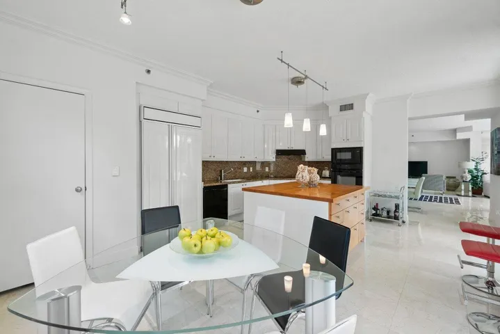 007-3720SouthOceanBoulevard-HighlandBeac