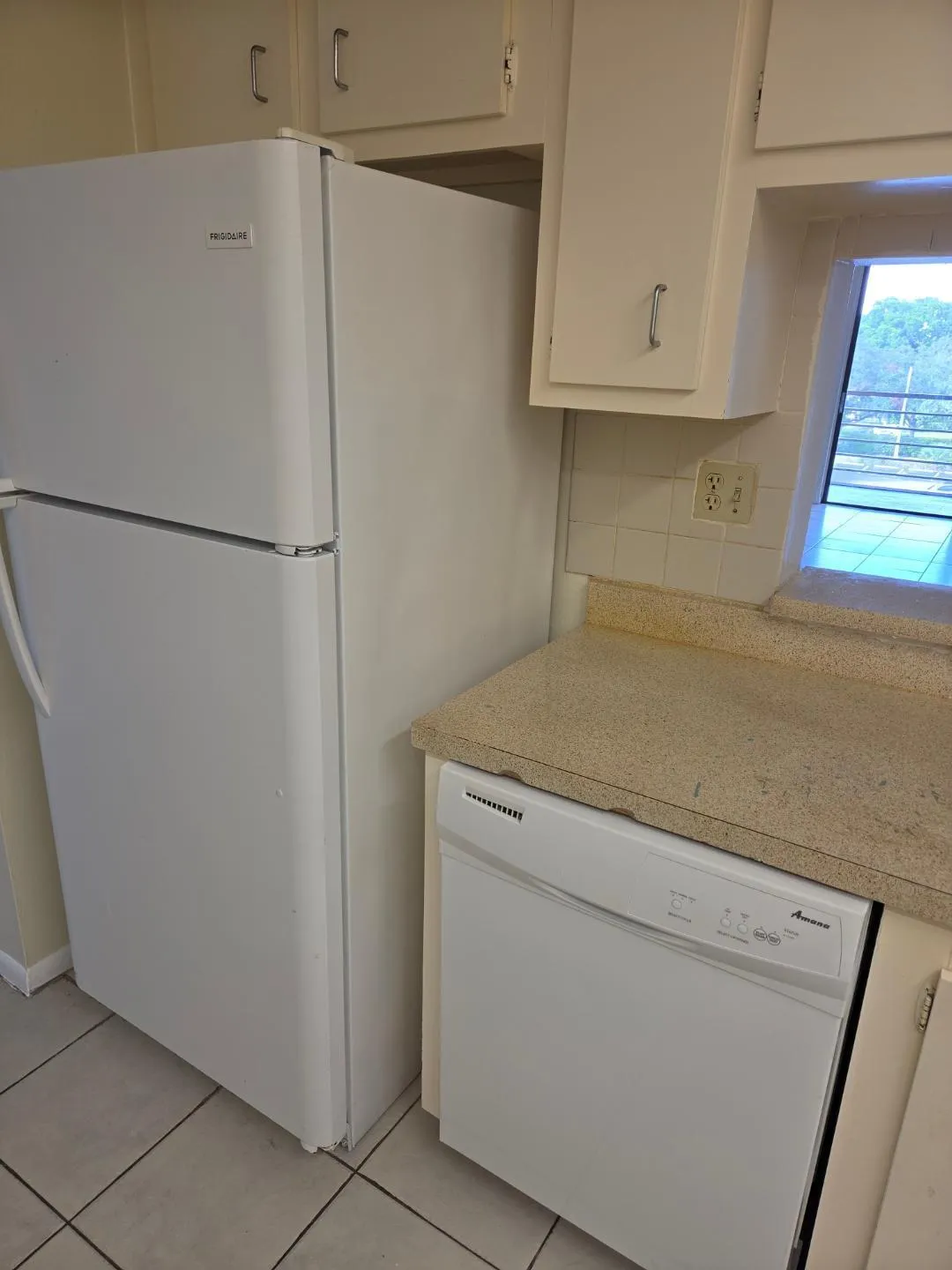 1820 N LAUDERDALE #3404 KITCHEN 2
