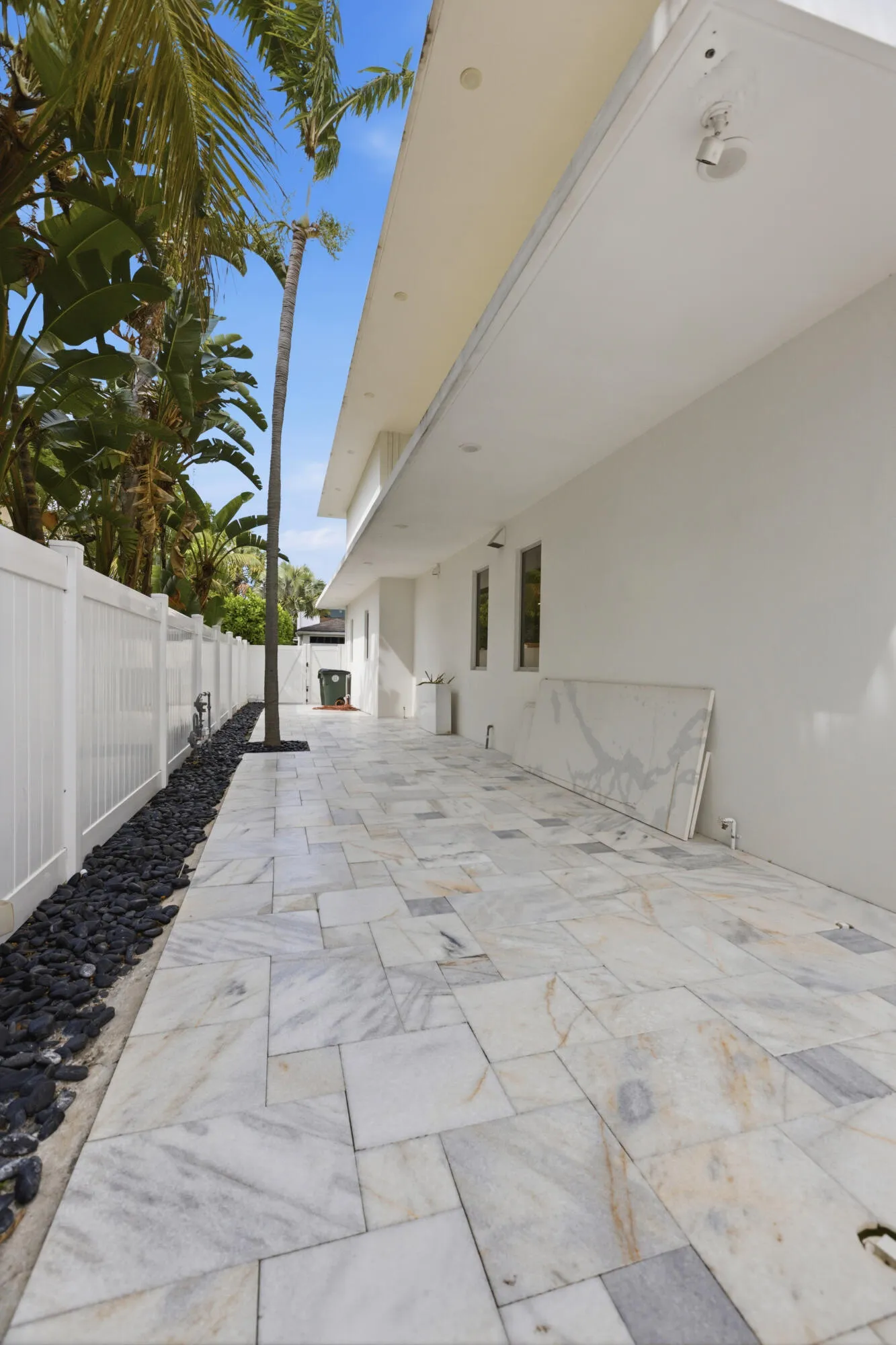 284 NE 7th Street-0794