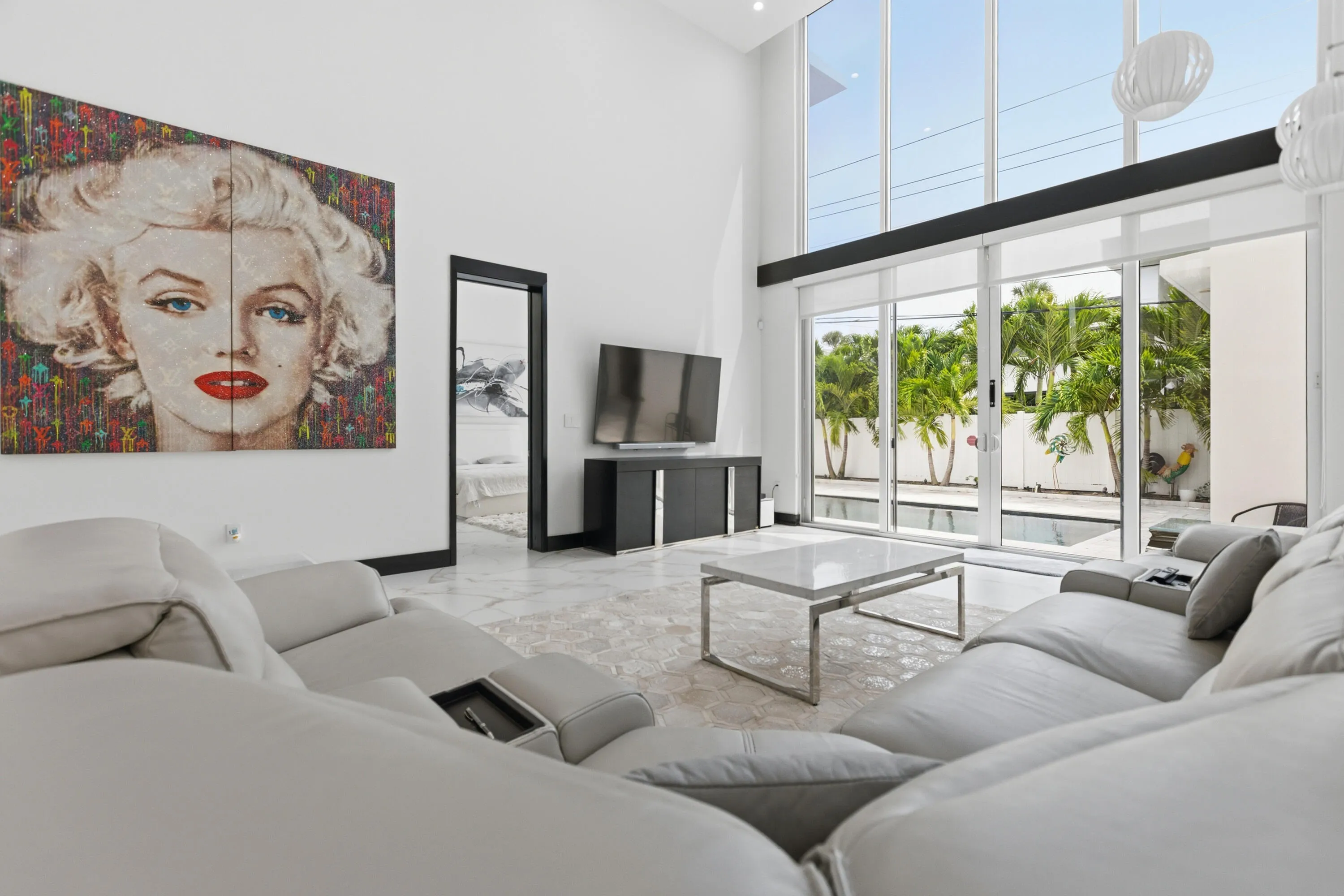 284 NE 7th Street-0325