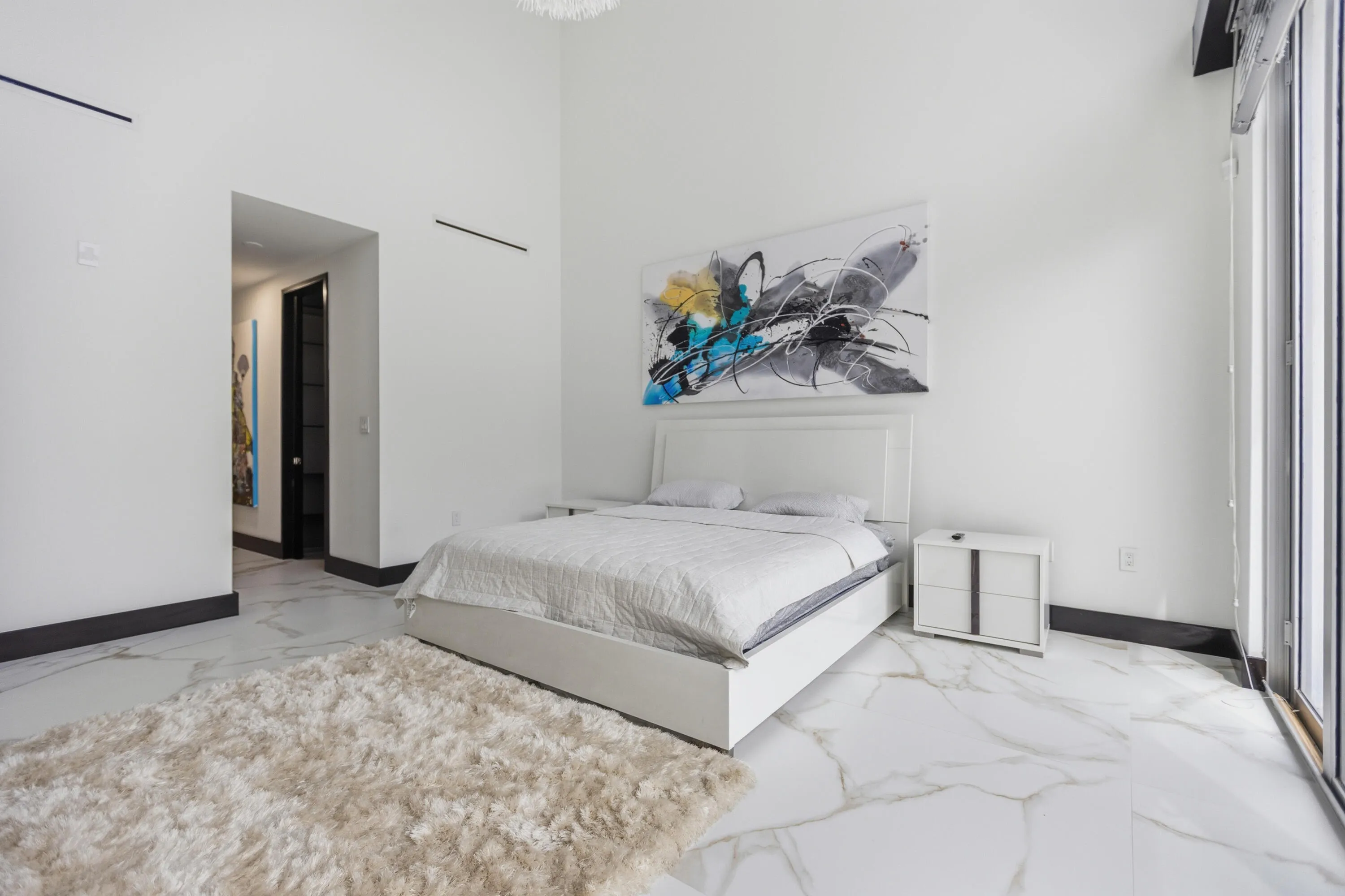 284 NE 7th Street-0458