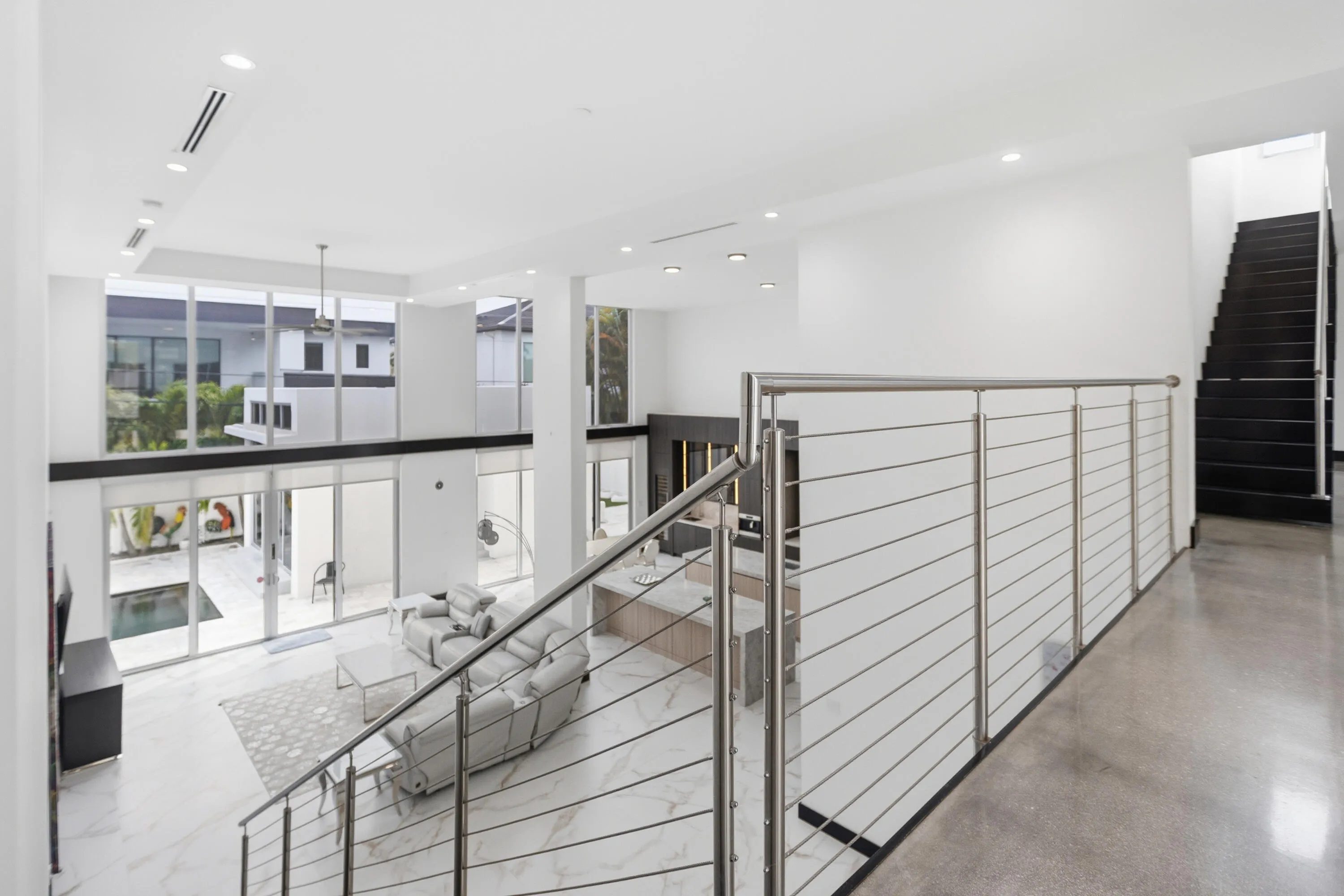 284 NE 7th Street-0542