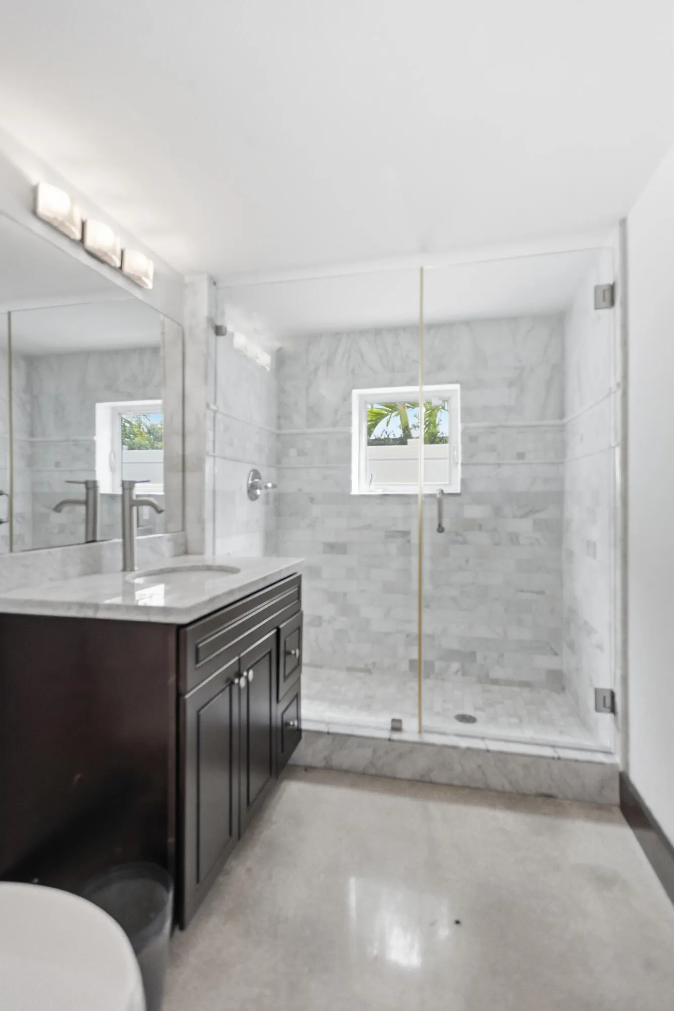 284 NE 7th Street-0766