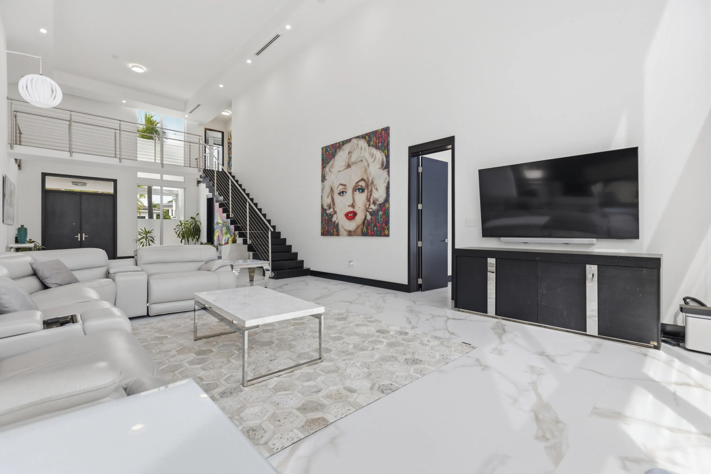 284 NE 7th Street-0318