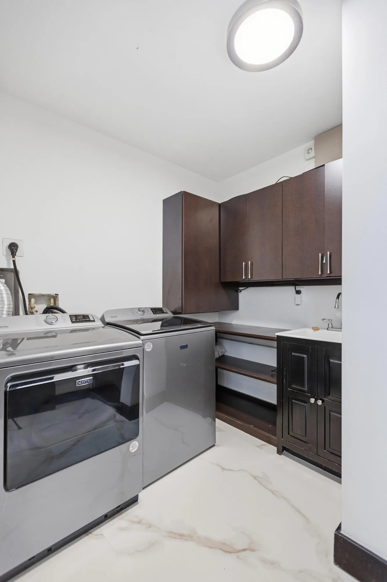 284 NE 7th Street-0444