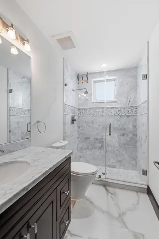 284 NE 7th Street-0297