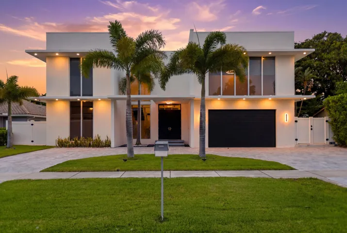 284 NE 7th Street-8887