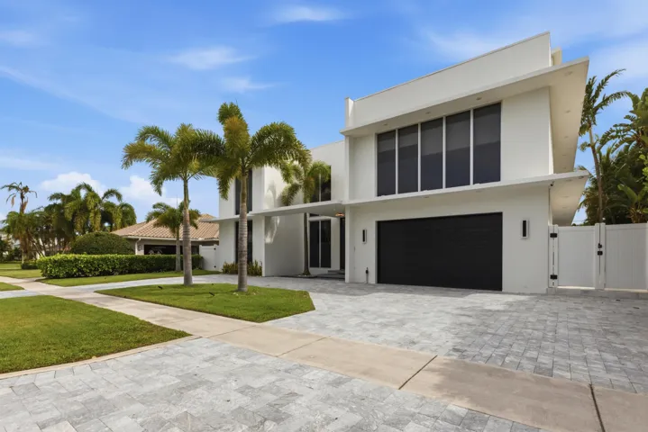 284 NE 7th Street-0829