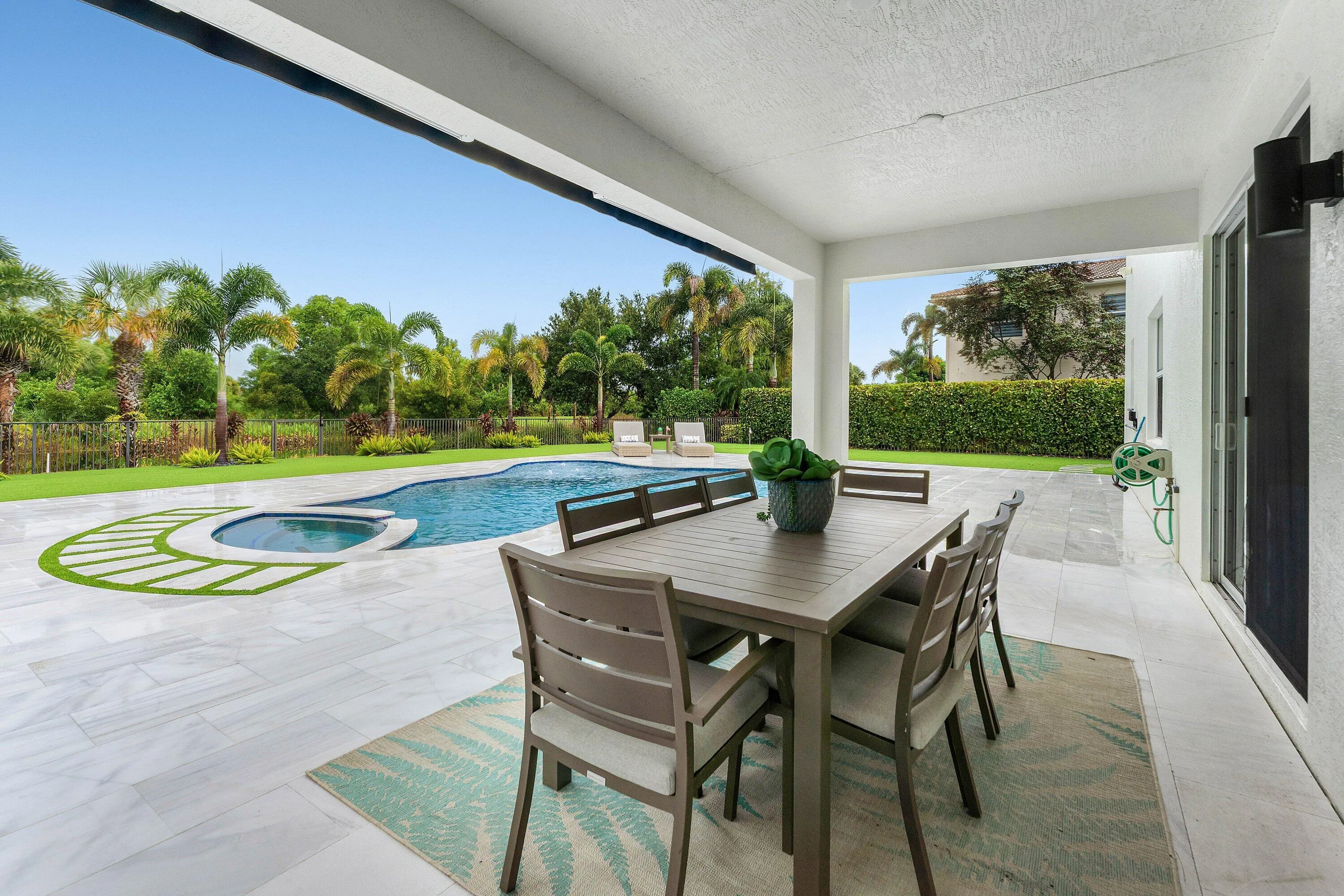 044-141UmbrellaPlace-Jupiter-FL-33458-SM