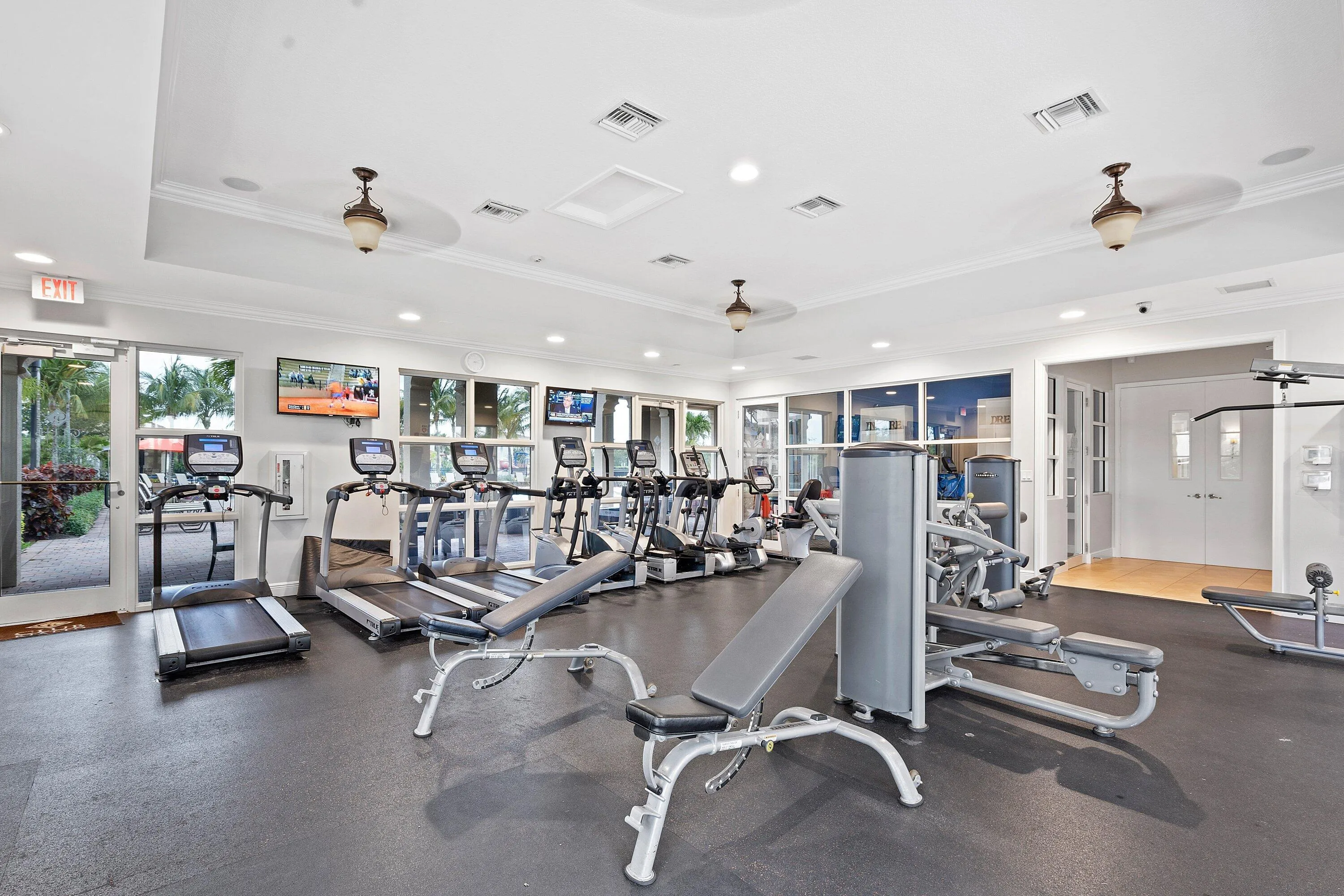 063-141UmbrellaPlace-Jupiter-FL-33458-SM