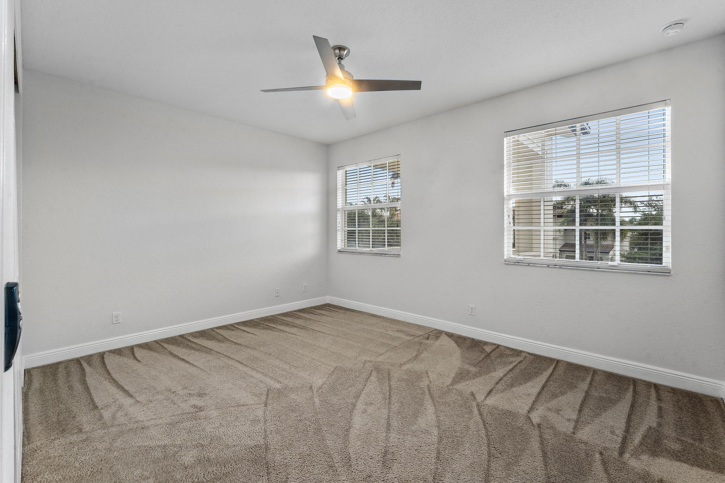 035-141UmbrellaPlace-Jupiter-FL-33458-SM