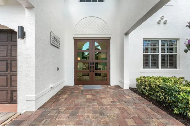 004-141UmbrellaPlace-Jupiter-FL-33458-SM