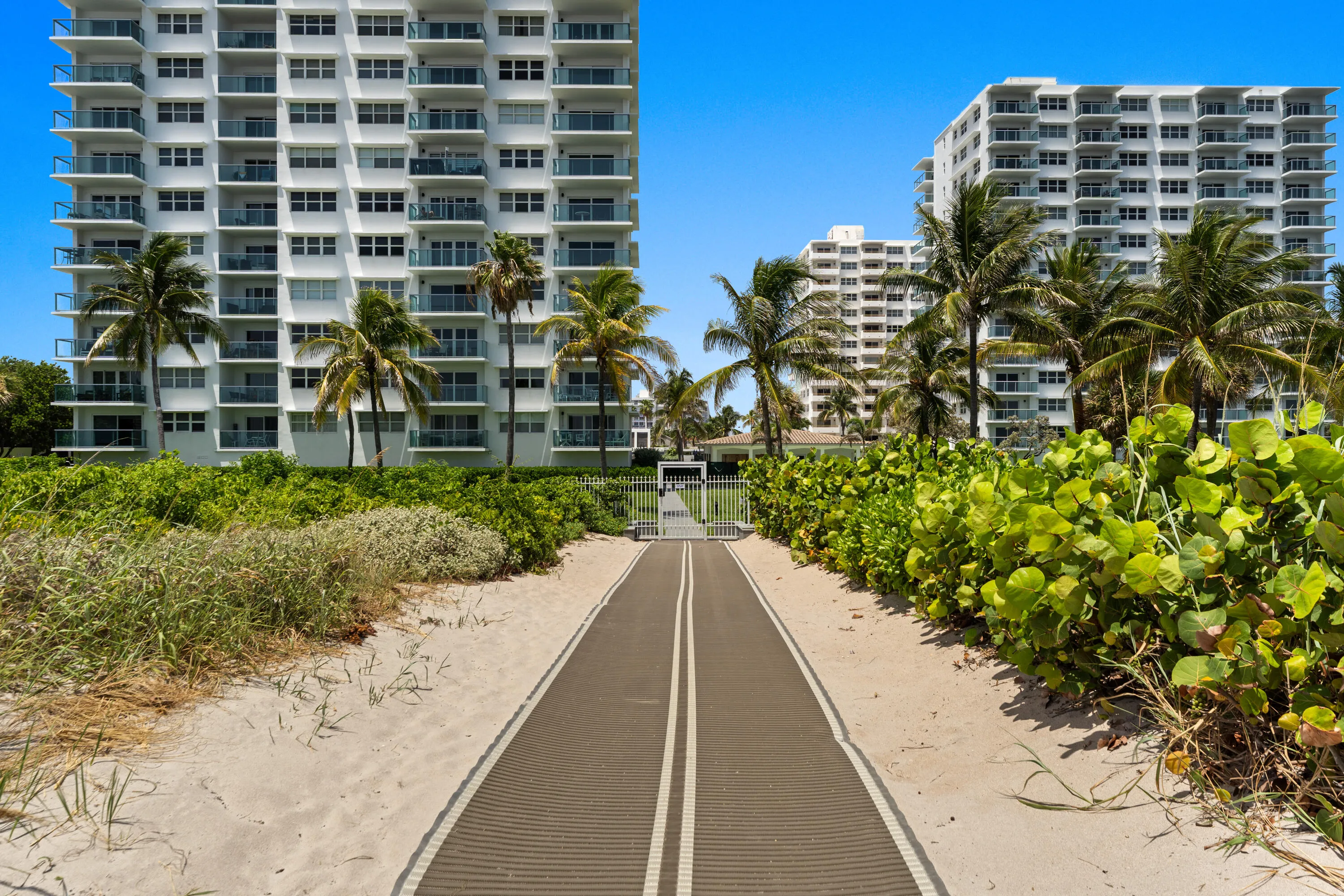 BEACH ENTRANCE