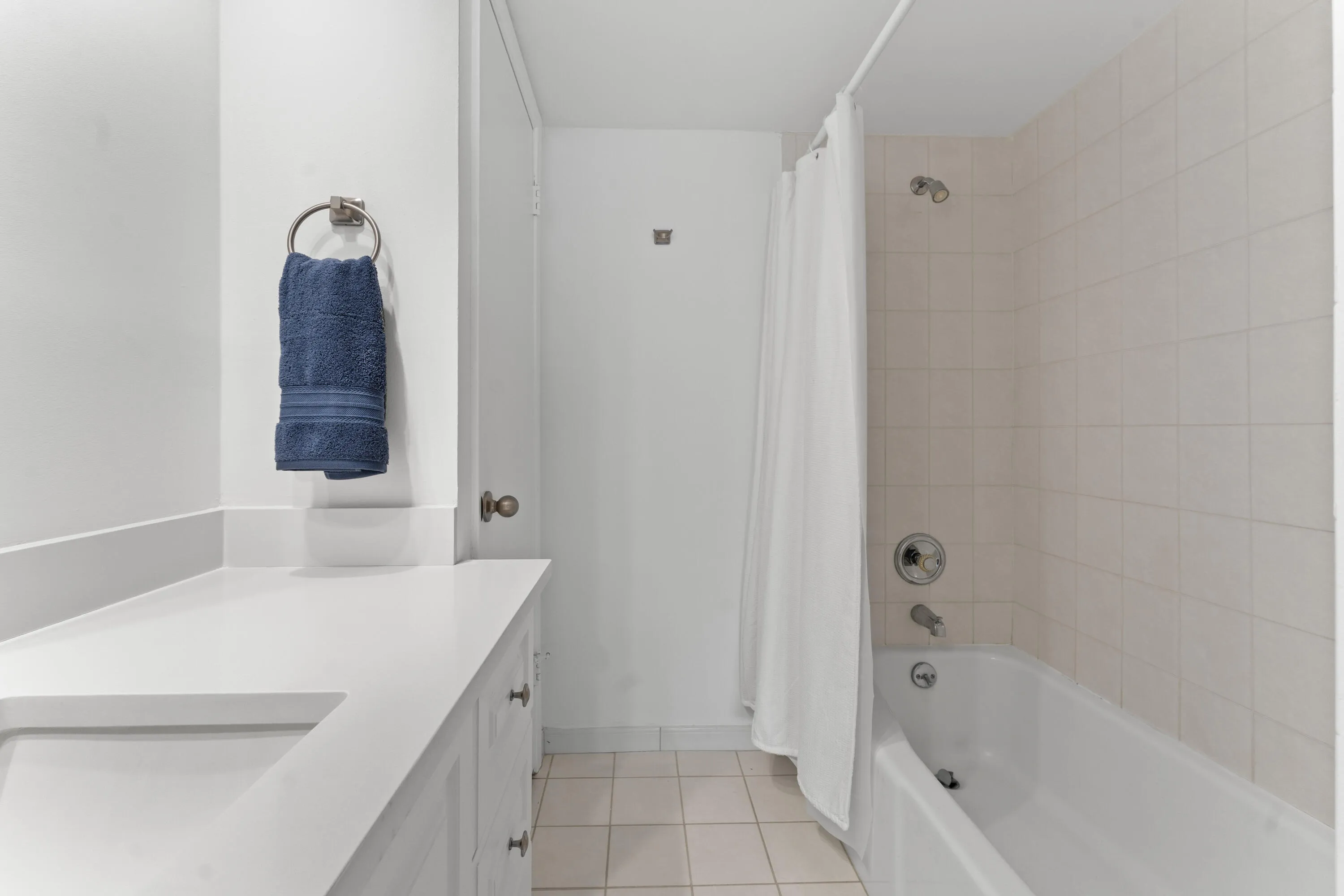 BATHROOM 2ND