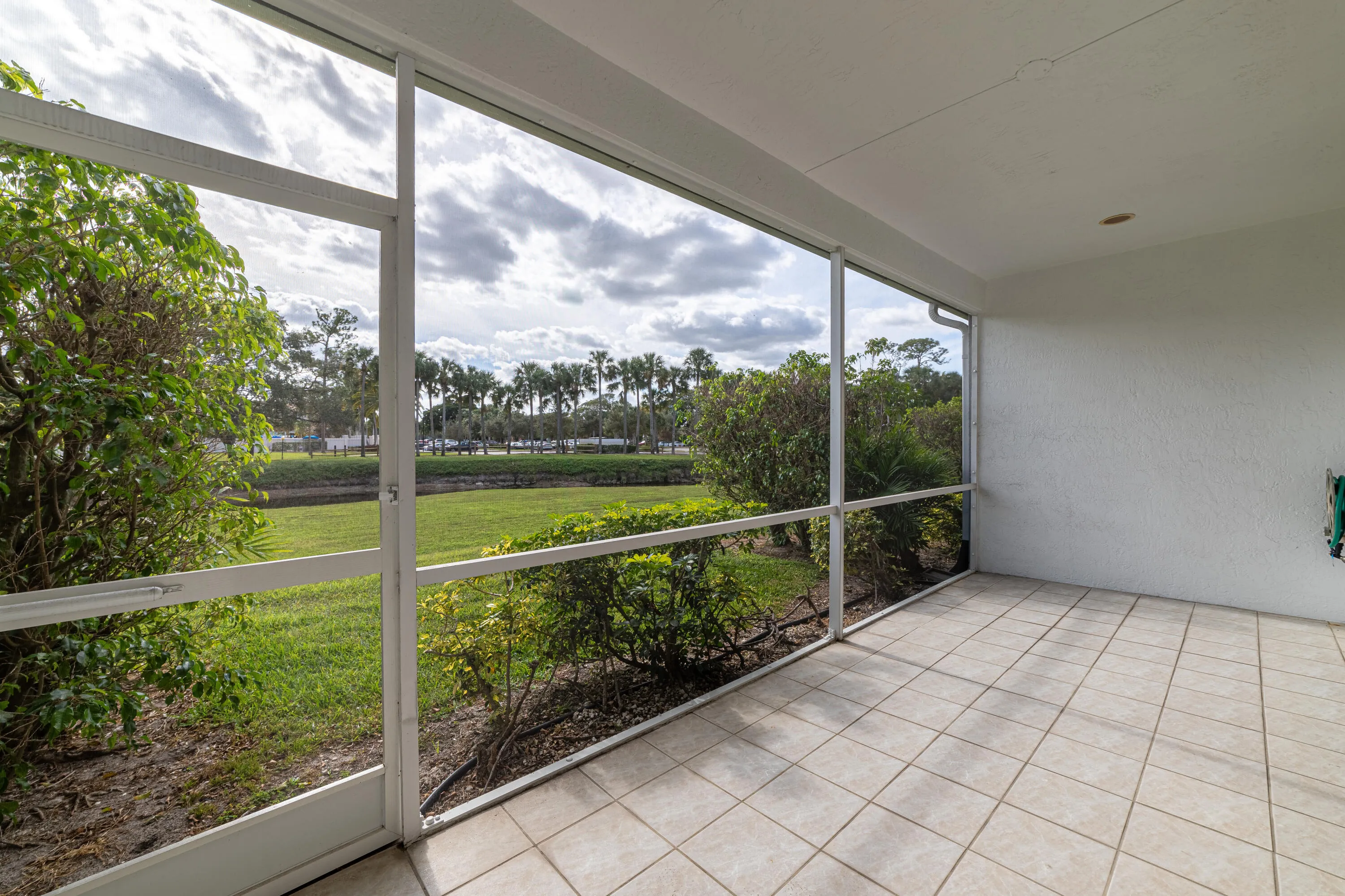 Patio-B