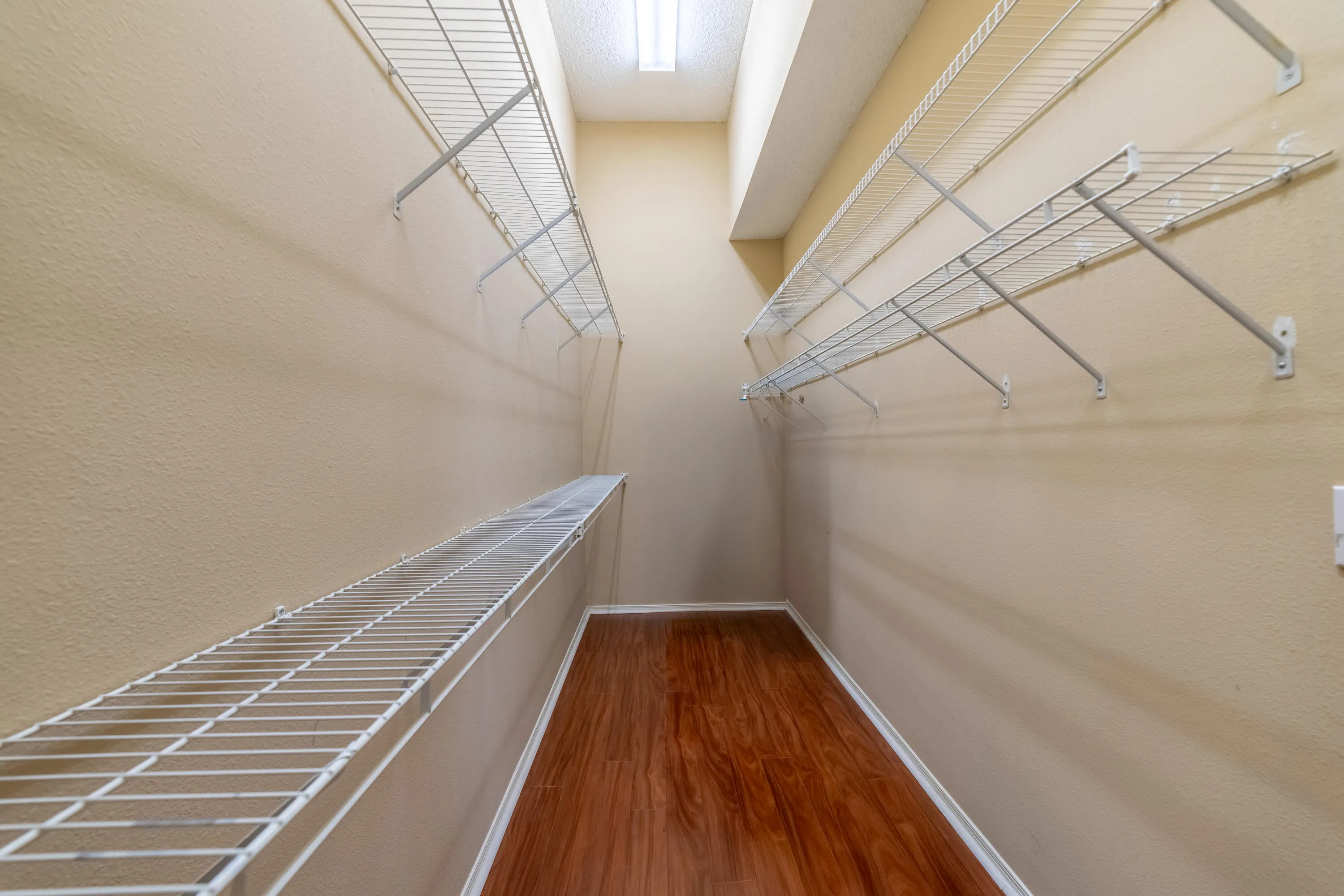 Bedroom3-Closet