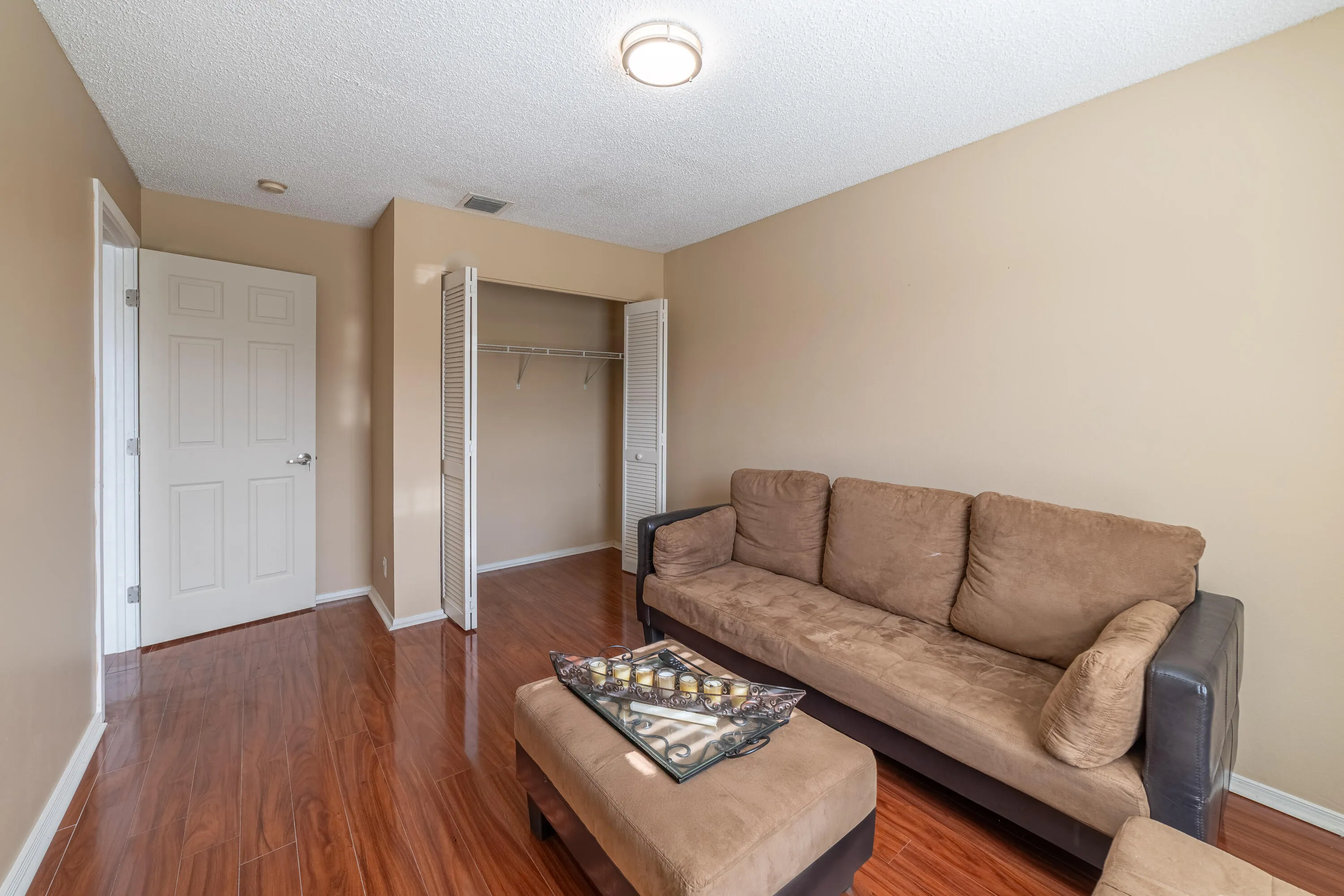 Bedroom3-Closet Open