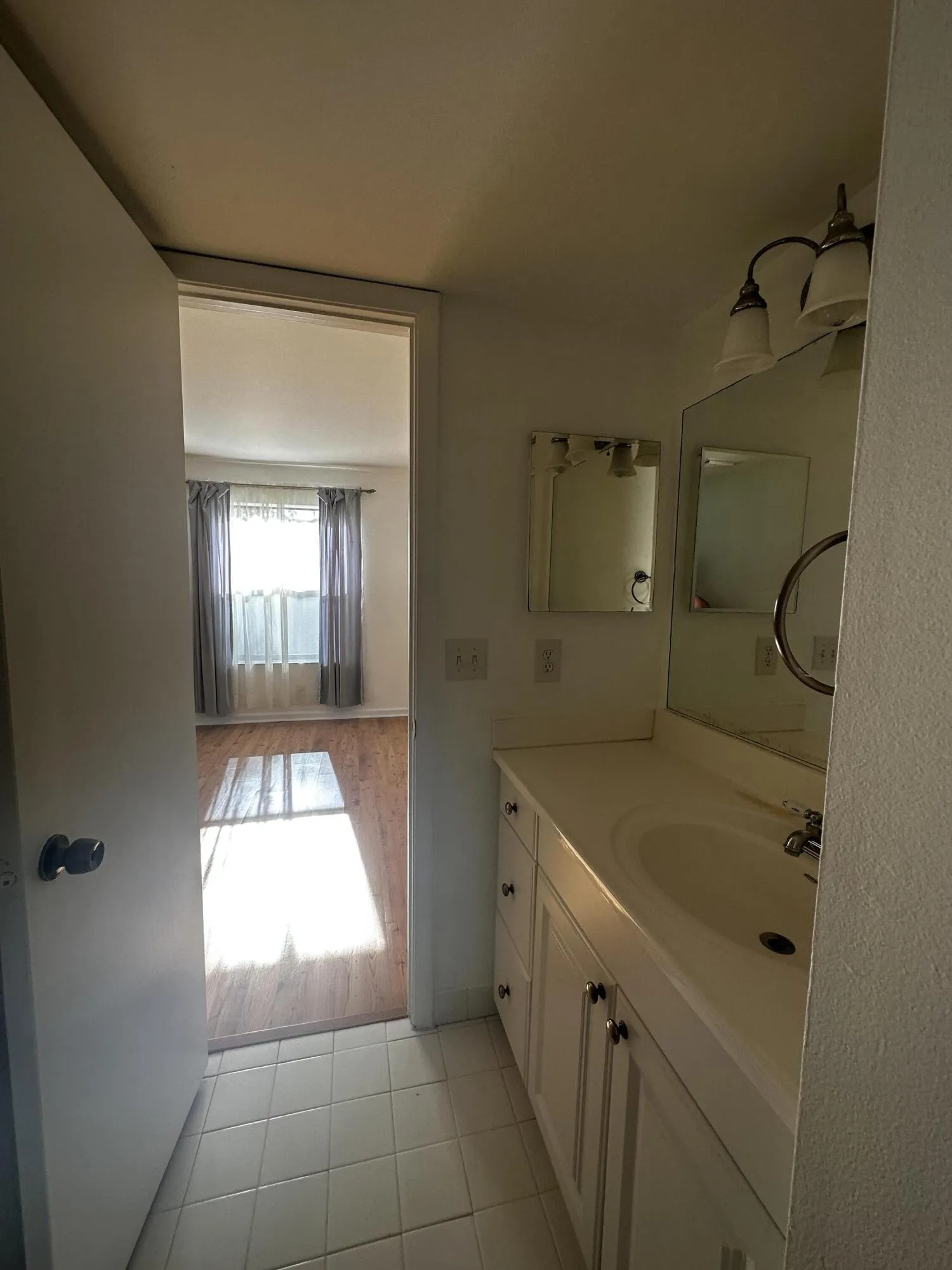 Master Bath (2)