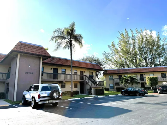 21904 LAKE FOREST CIR 106