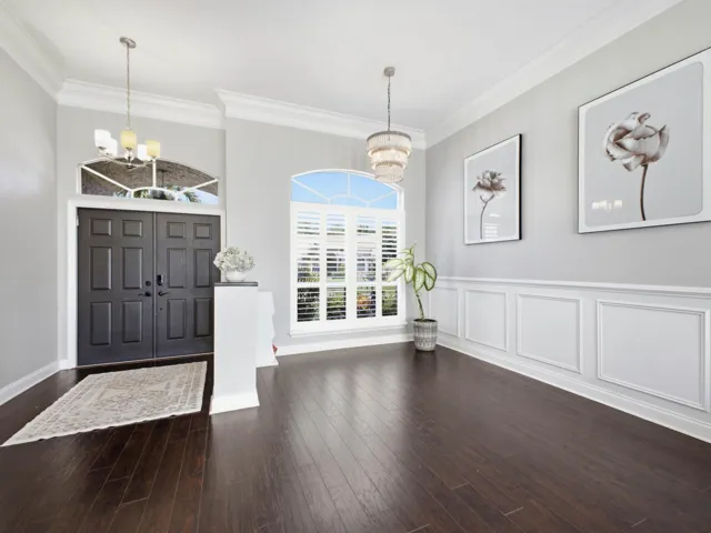 Foyer Dining