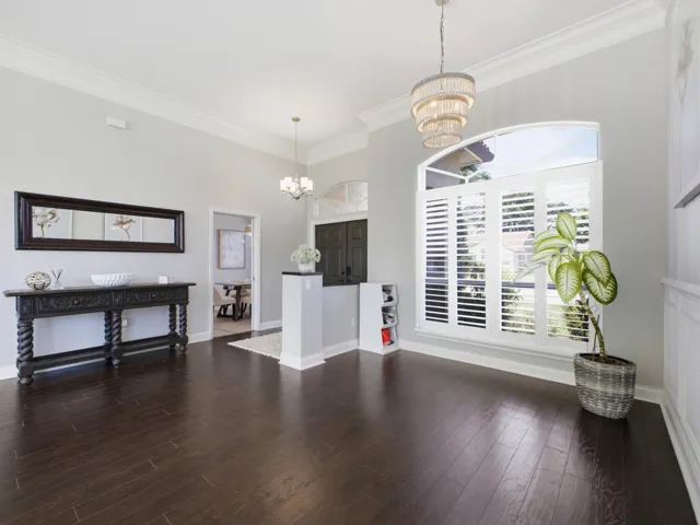 Foyer Dining