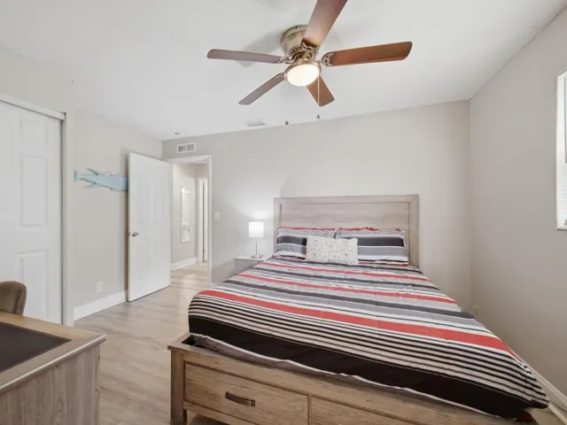 Bedroom_2_2
