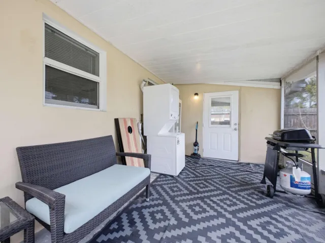 Screened_Porch_2