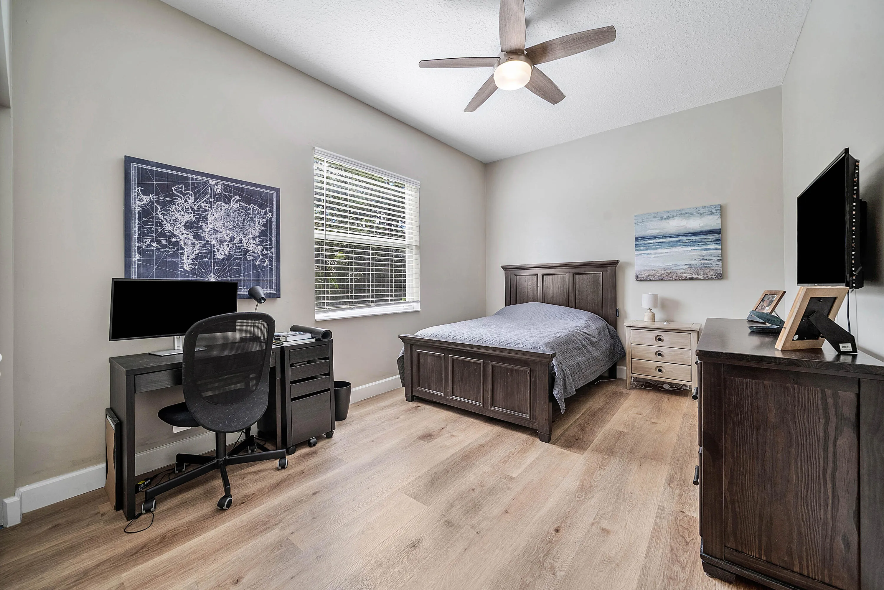 024-1317482ndLaneNorth-WestPalmBeach-FL-