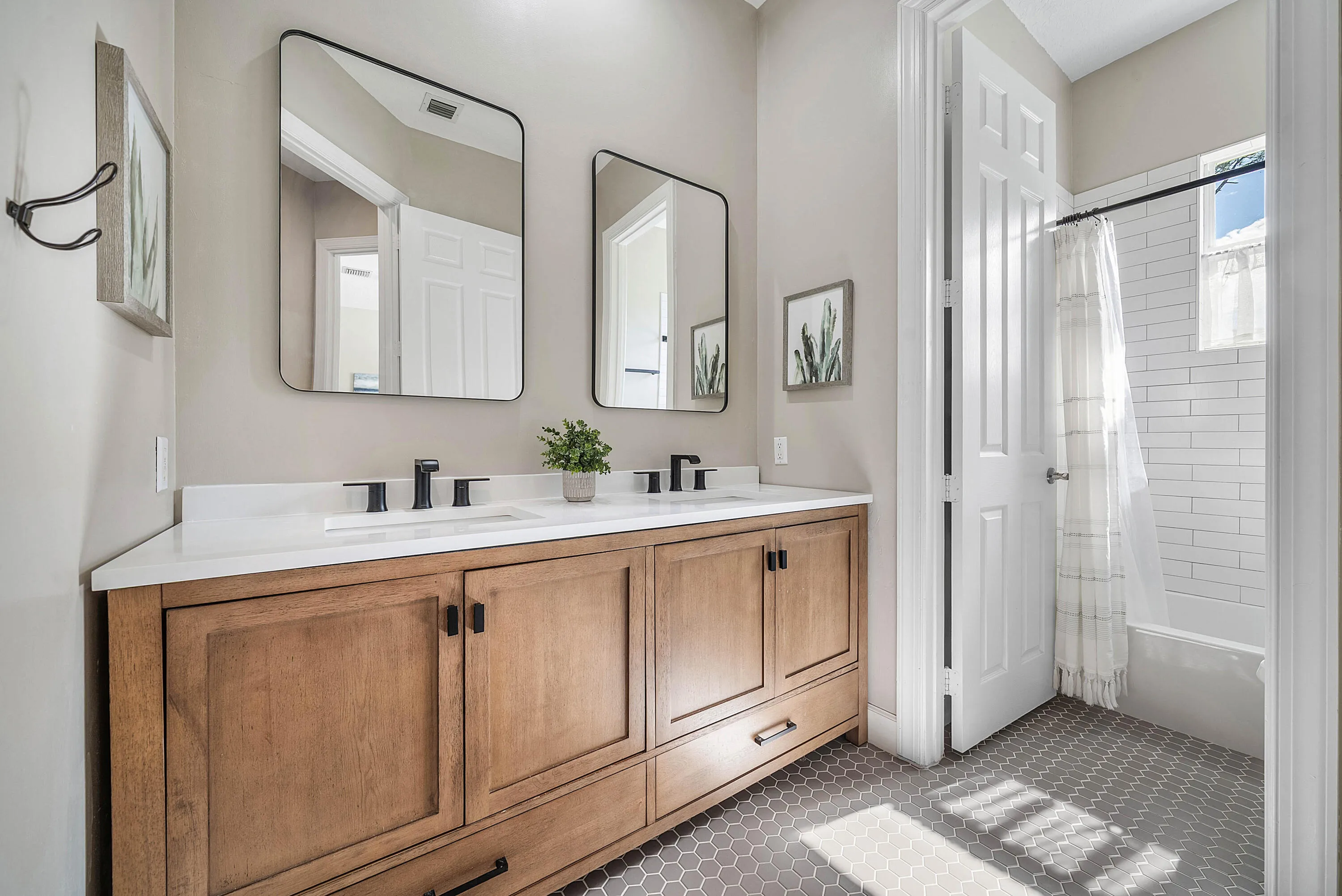 025-1317482ndLaneNorth-WestPalmBeach-FL-