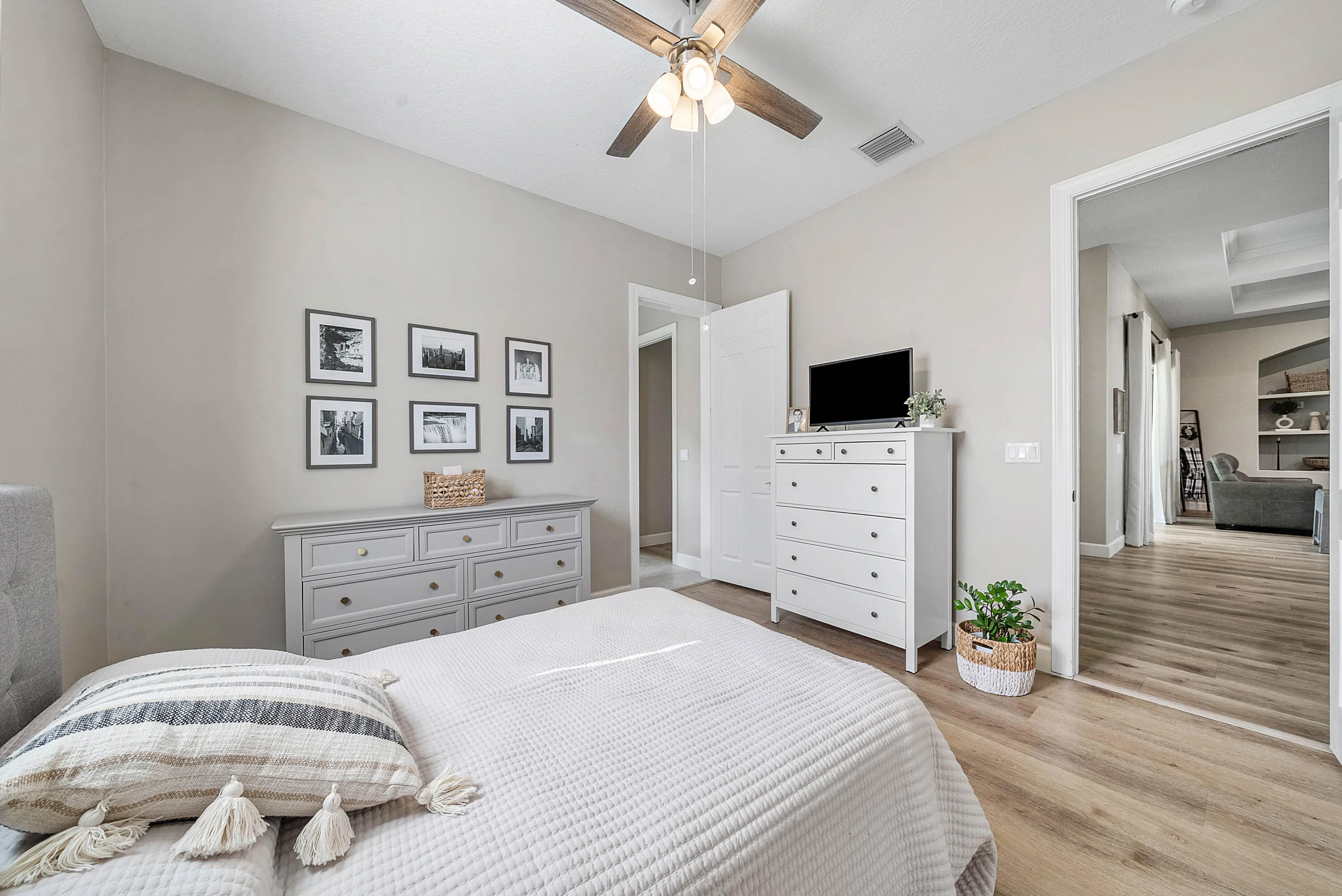 022-1317482ndLaneNorth-WestPalmBeach-FL-