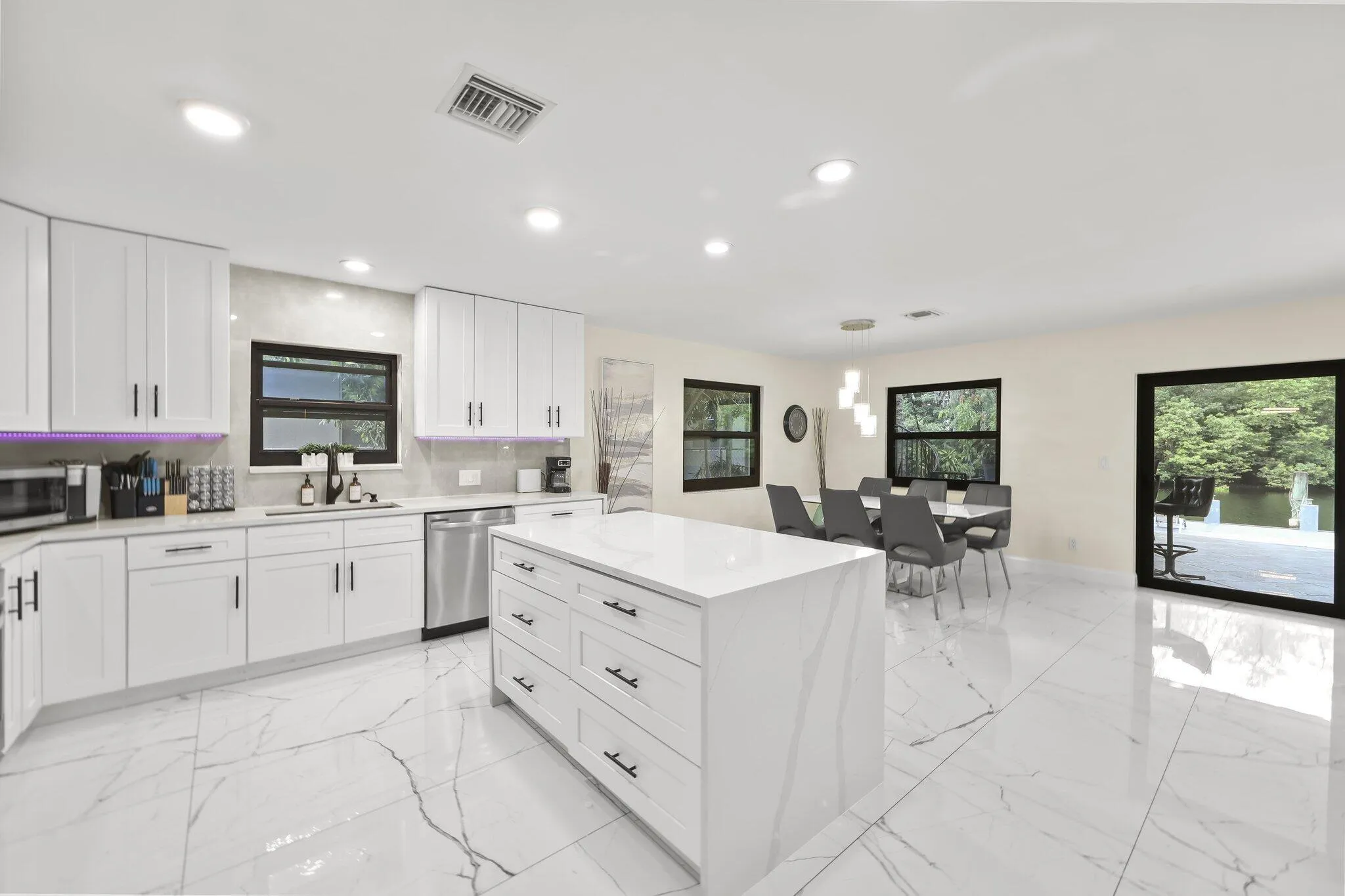 4406 SW 35th Ave - 15.jpg-SMALL