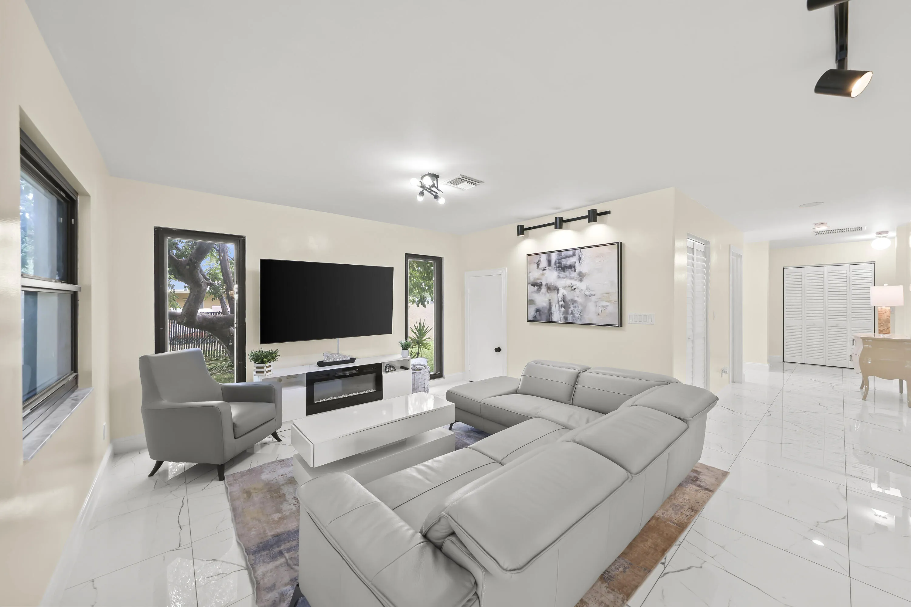 4406 SW 35th Ave - 12.jpg-FULL