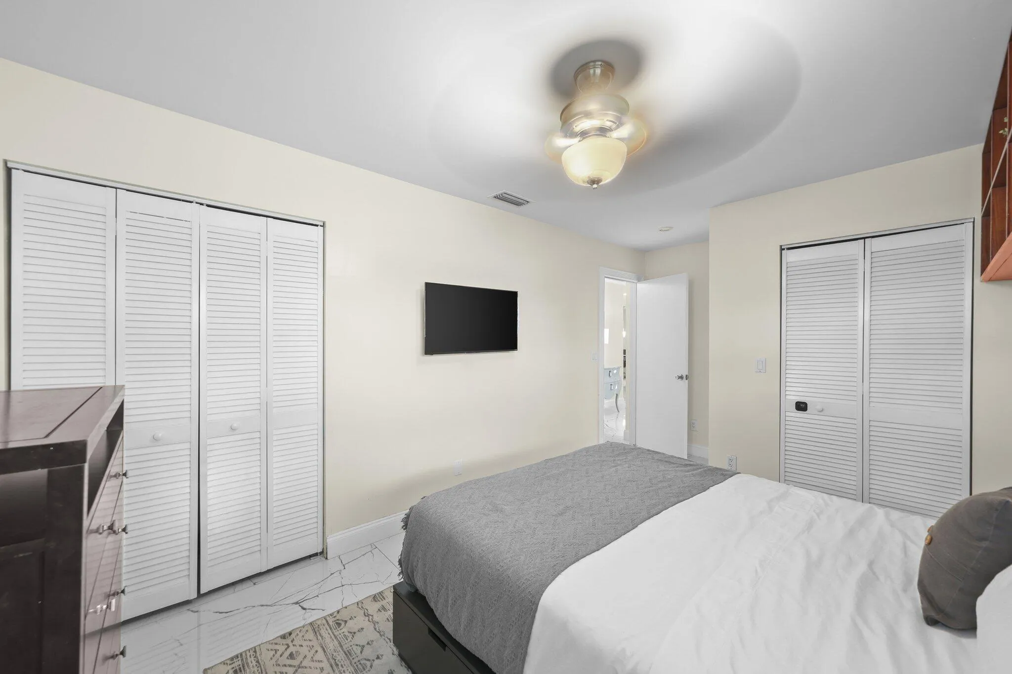 4406 Southwest 35th Avenue - 7.jpg-SMALL