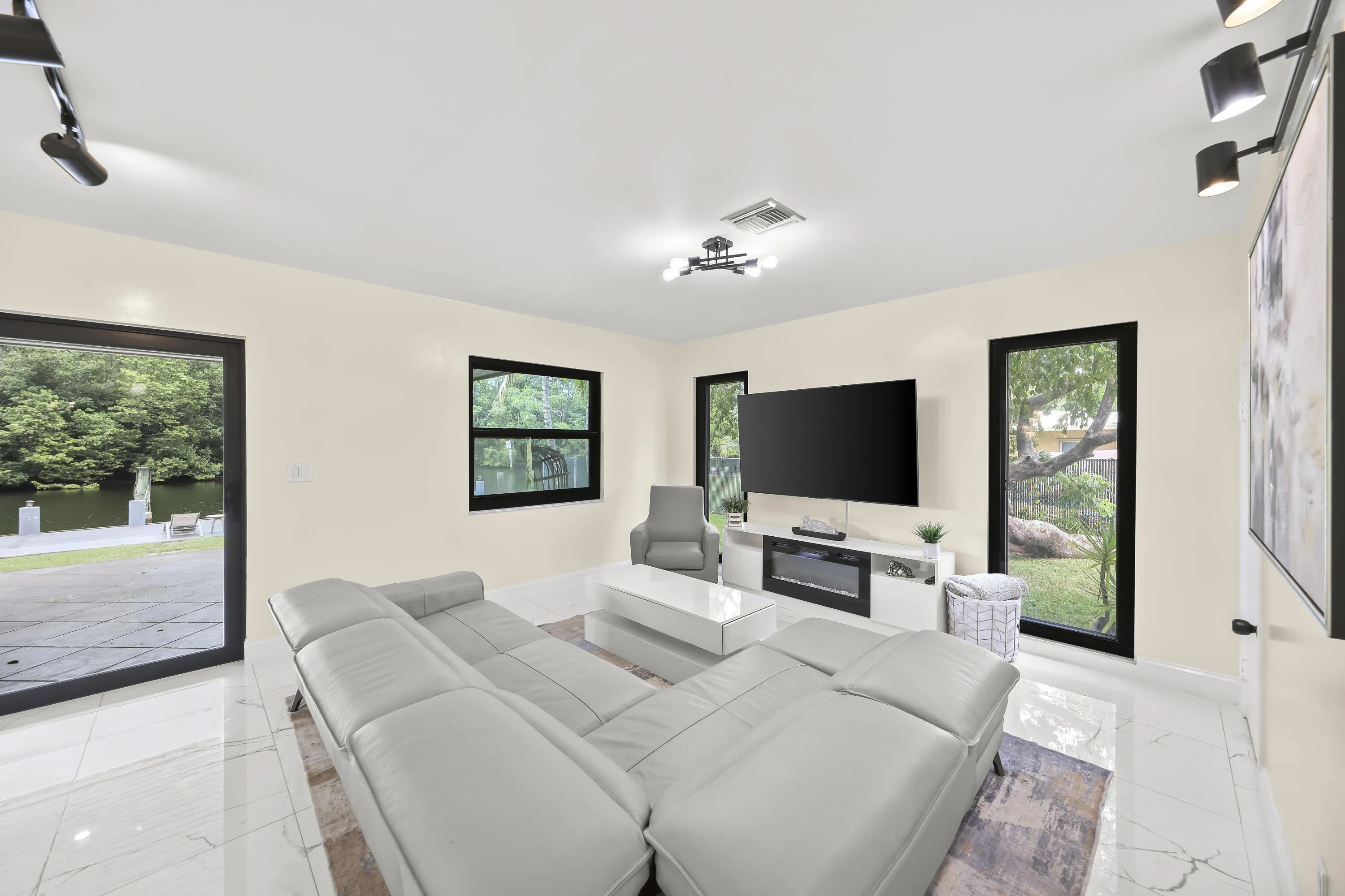 4406 SW 35th Ave - 11.jpg-FULL