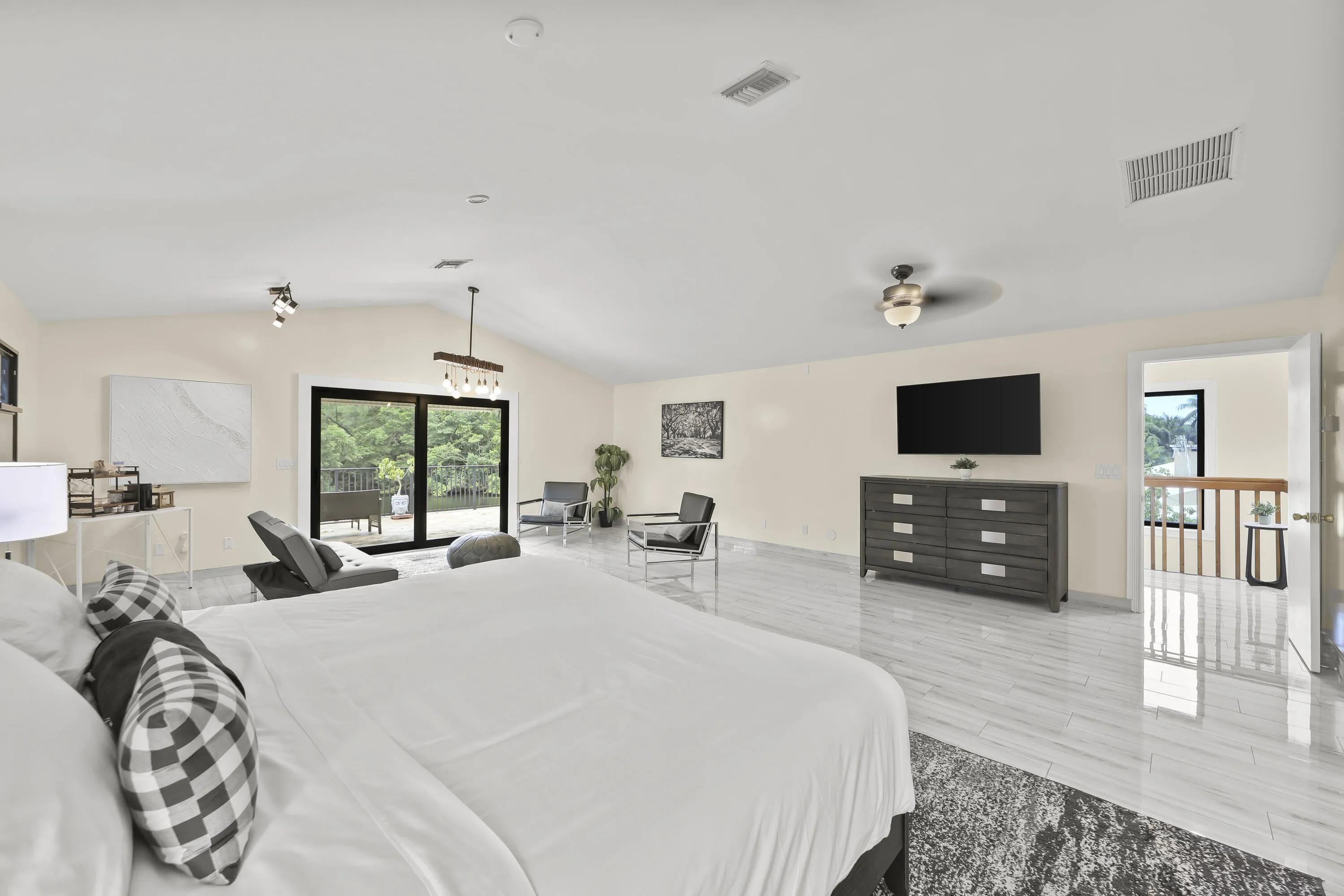 4406 SW 35th Ave - 43.jpg-FULL