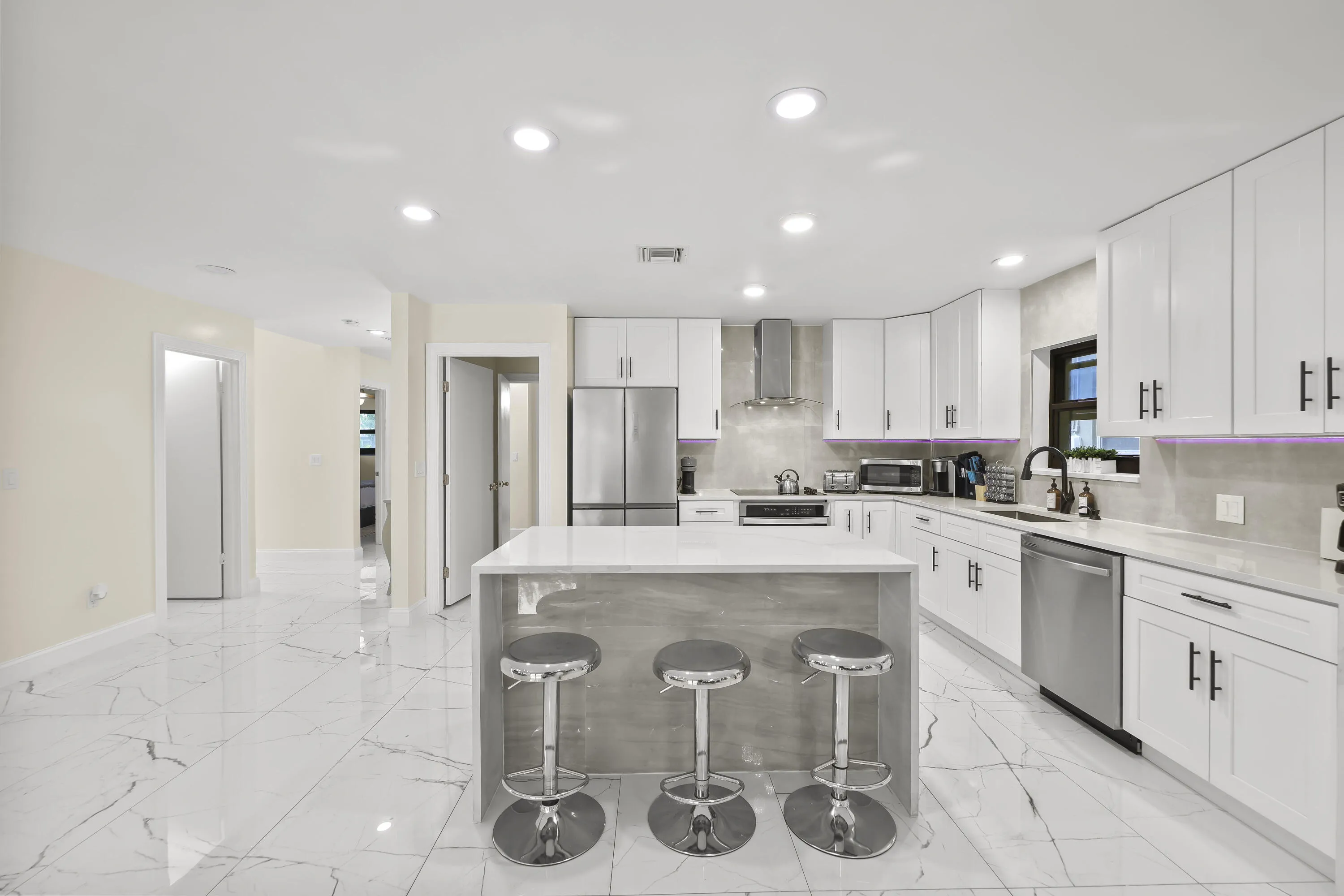 4406 SW 35th Ave - 17.jpg-FULL