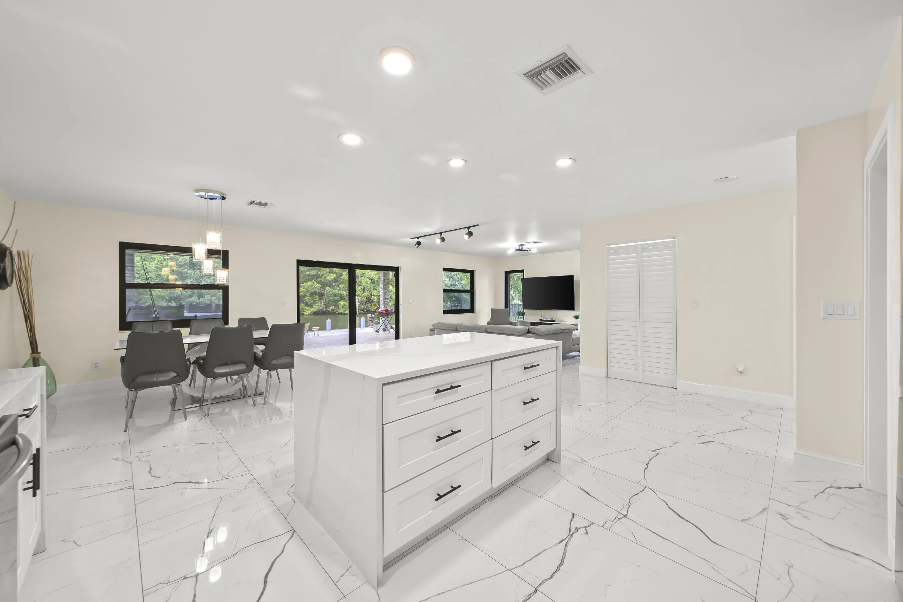 4406 SW 35th Ave - 20.jpg-FULL