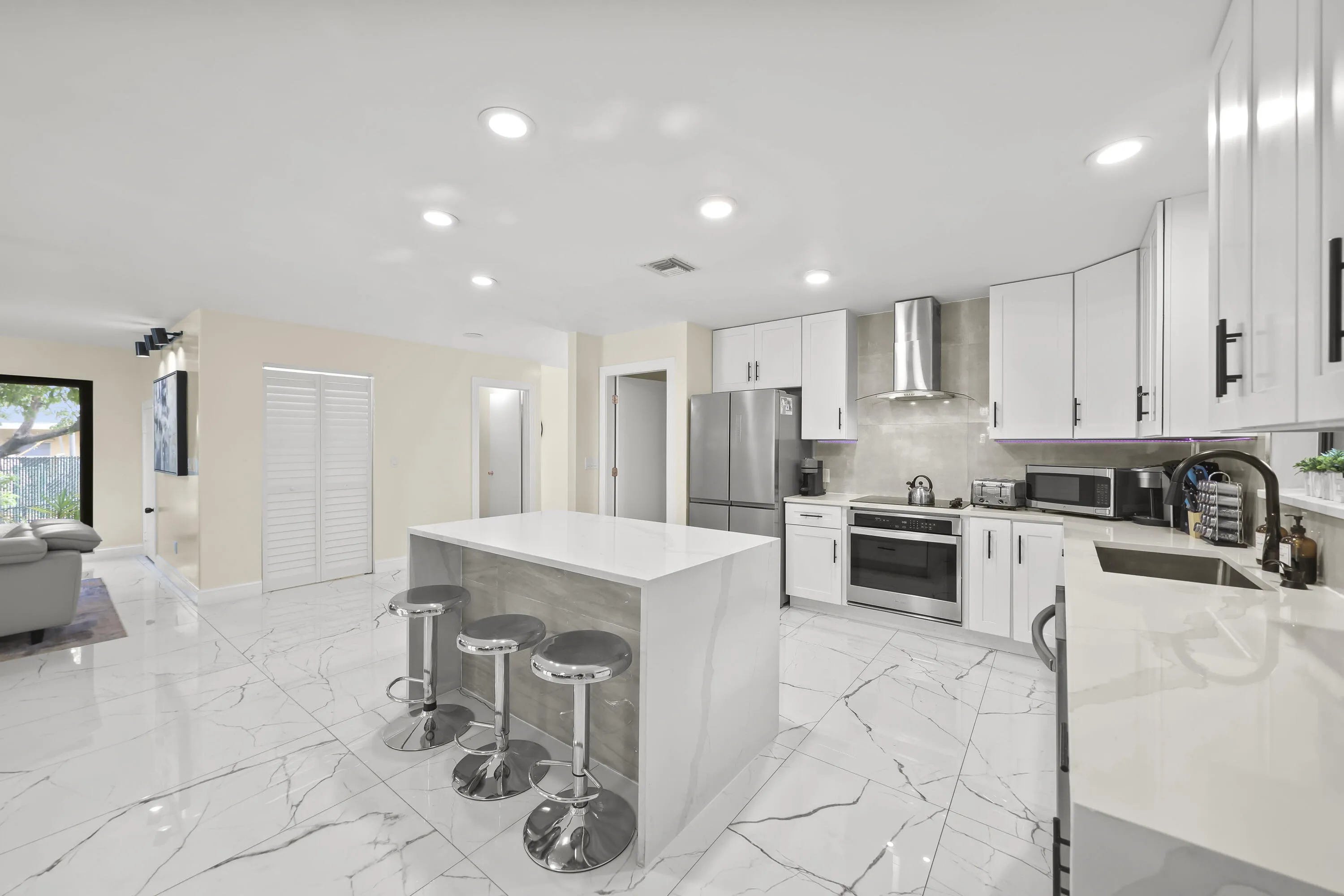 4406 SW 35th Ave - 18.jpg-FULL