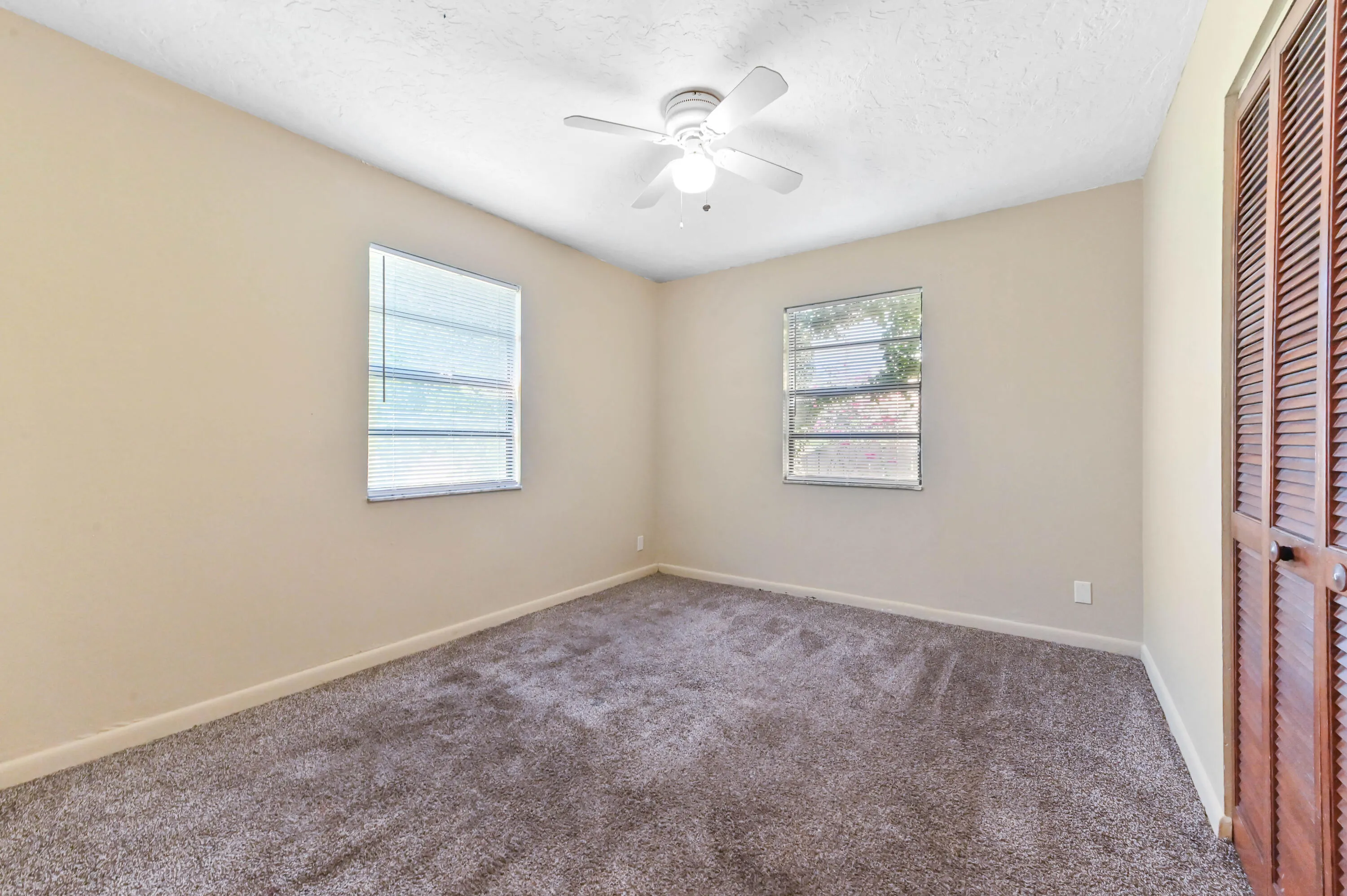 14 Bed Room 01