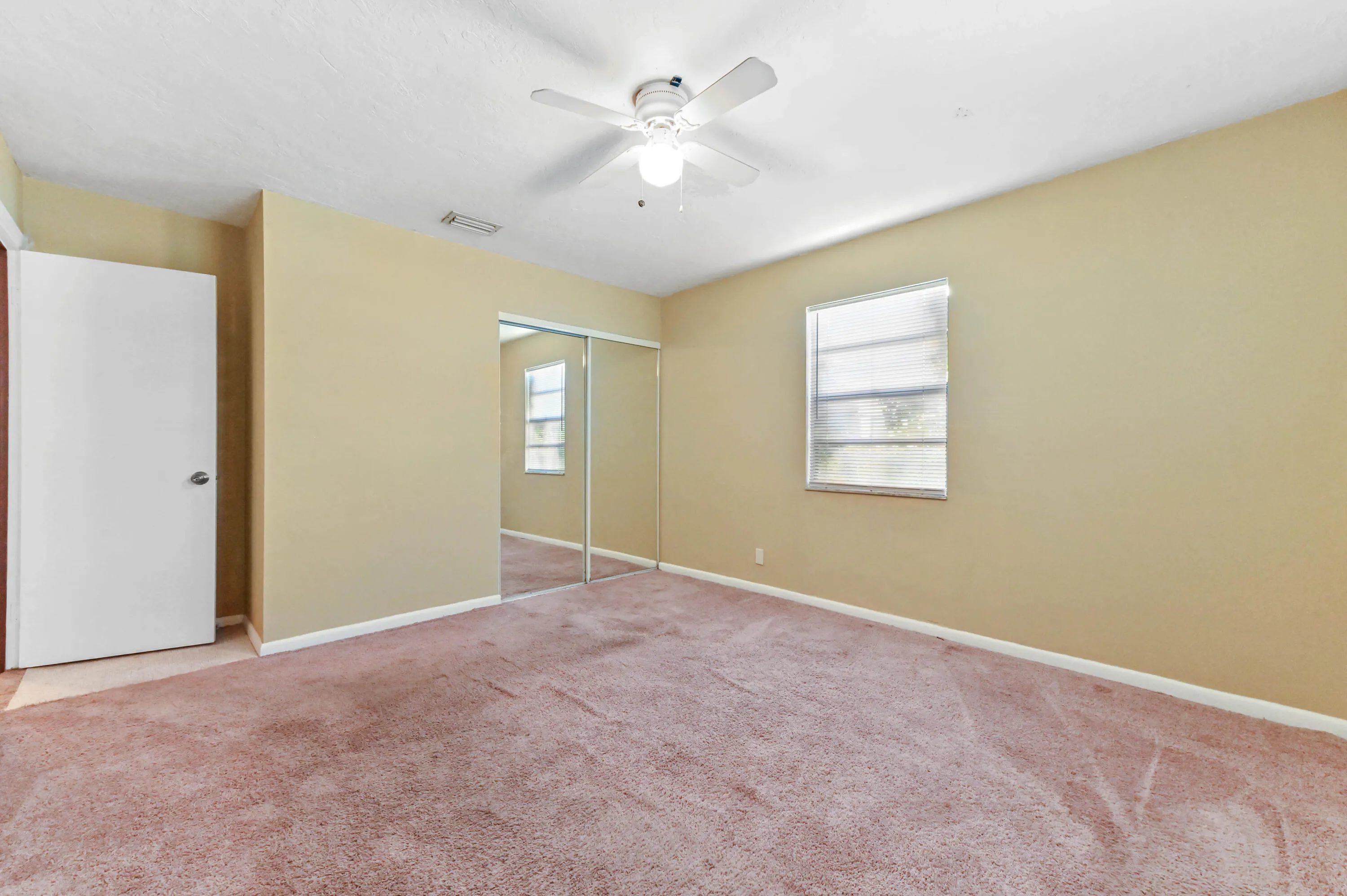 13 Bed Room 02