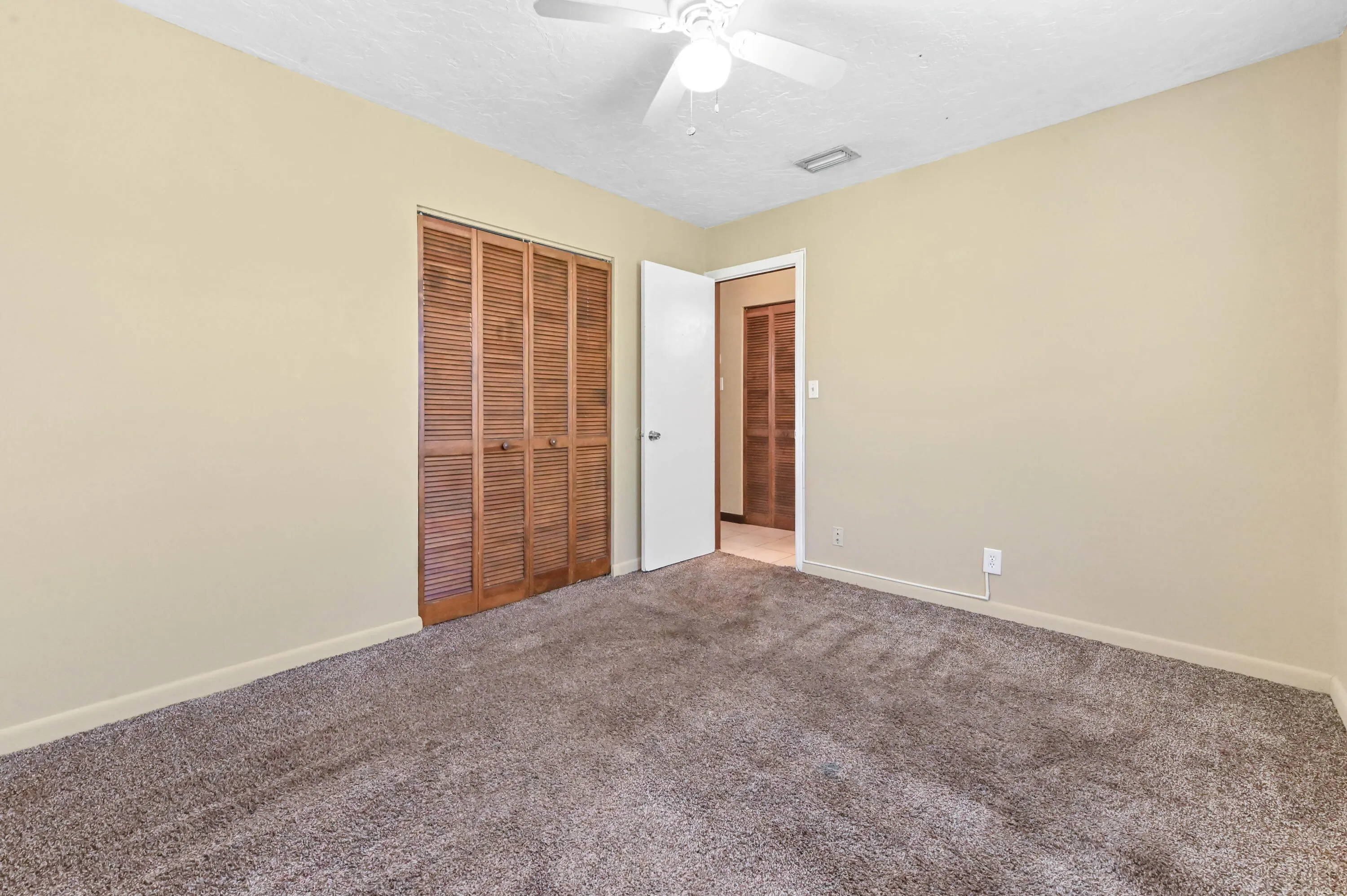15 Bed Room 02