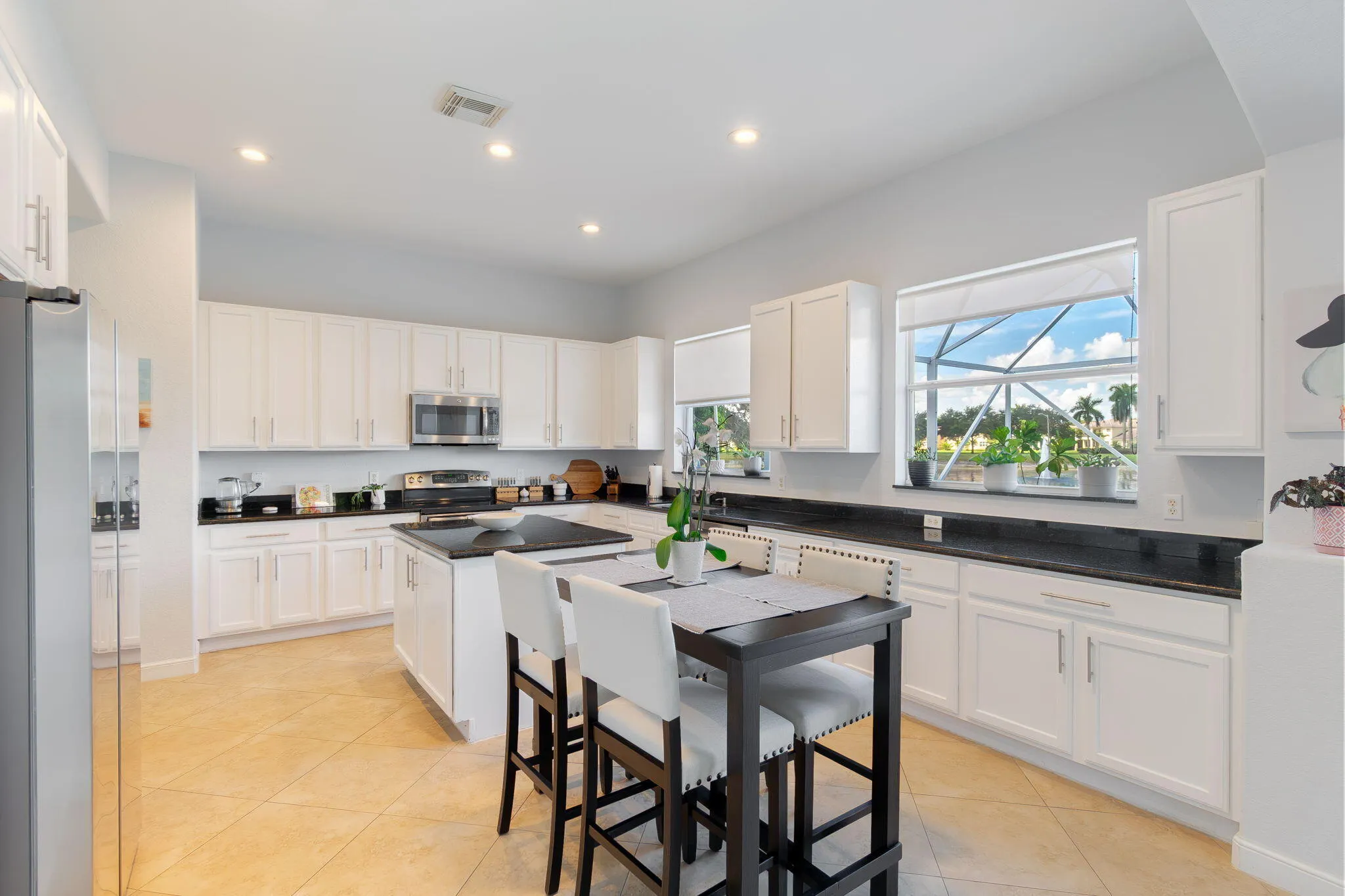 Huge kitchen!