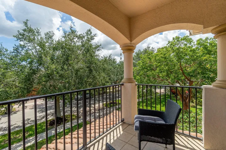 Guest suite patio