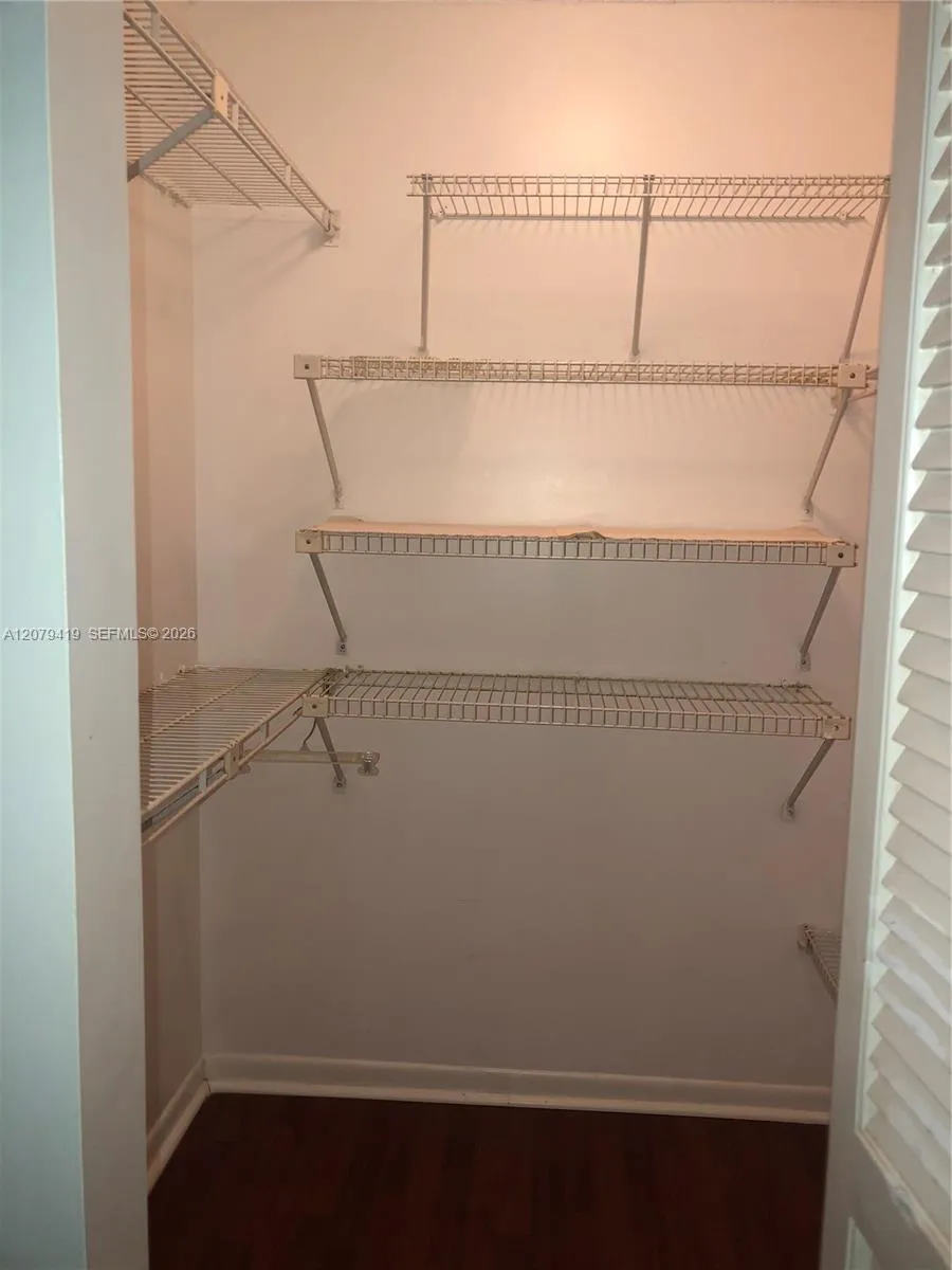 master walking closet
