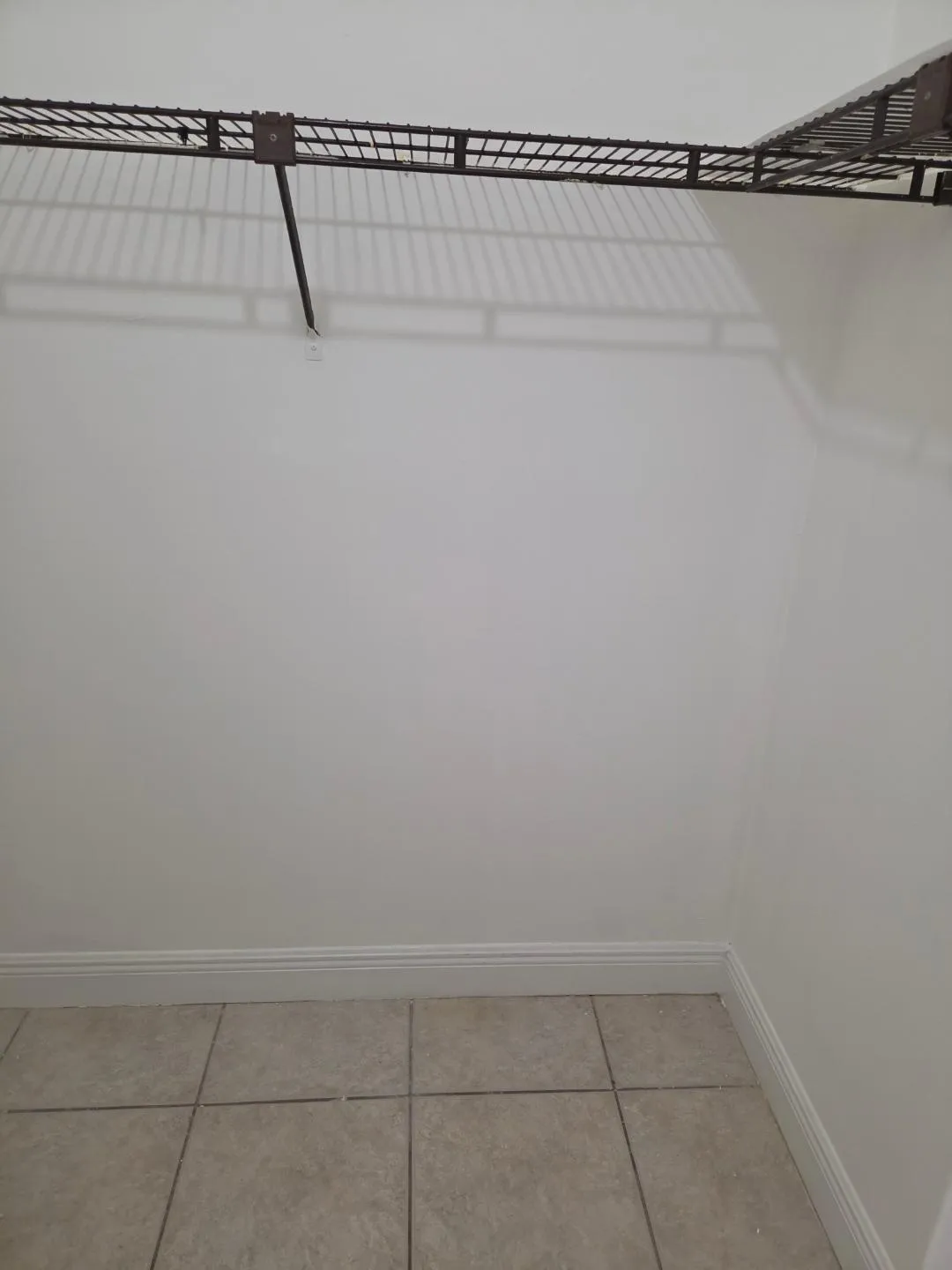 2401 RIVERSIDE APT 306 WALK IN CLOSET