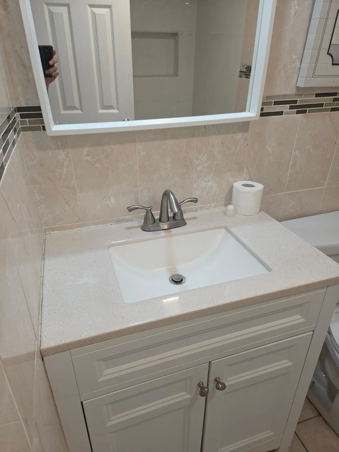 2401 RIVERSIDE APT 306 BATHROOM 2