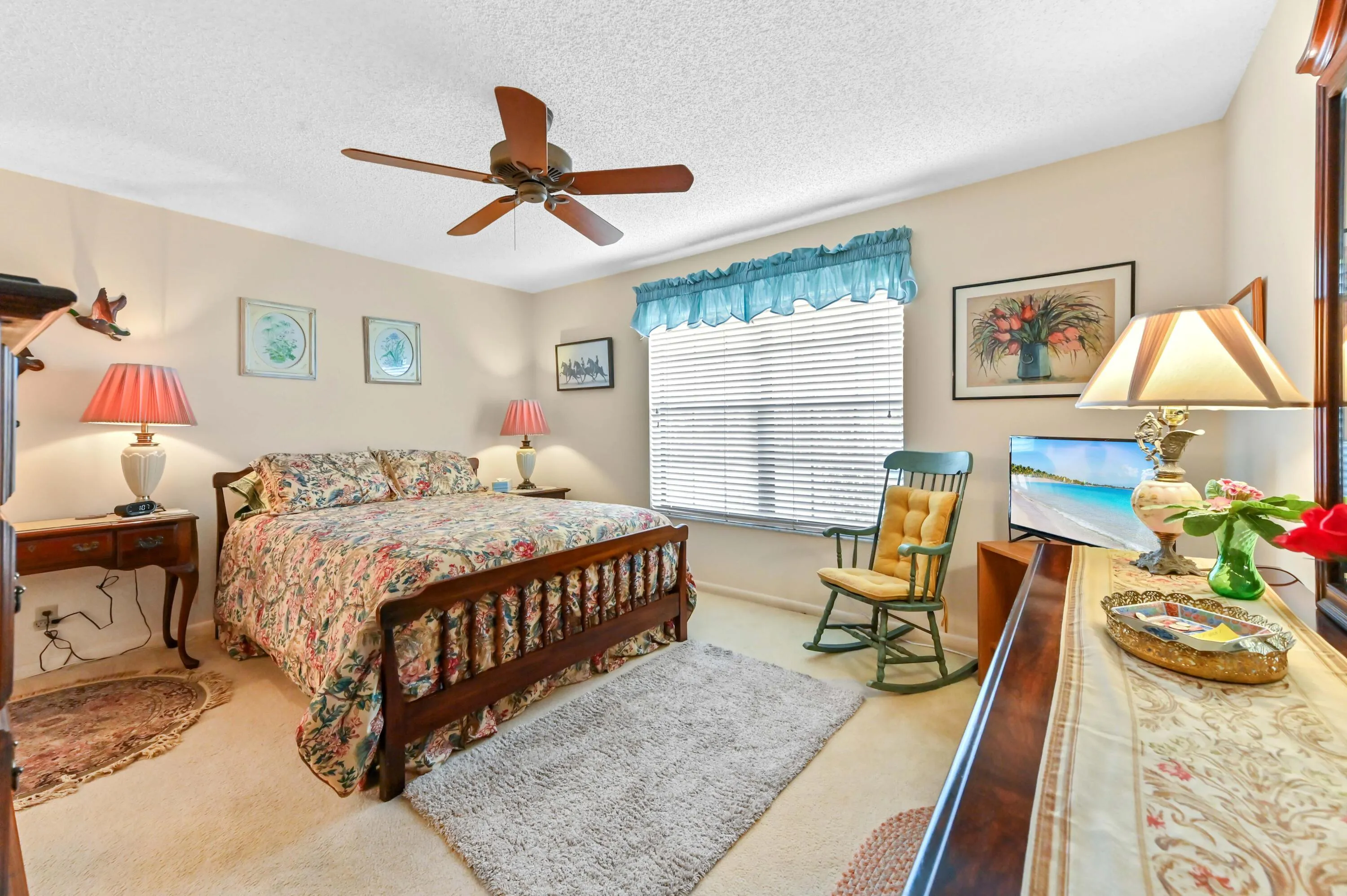 23 Bedroom 01