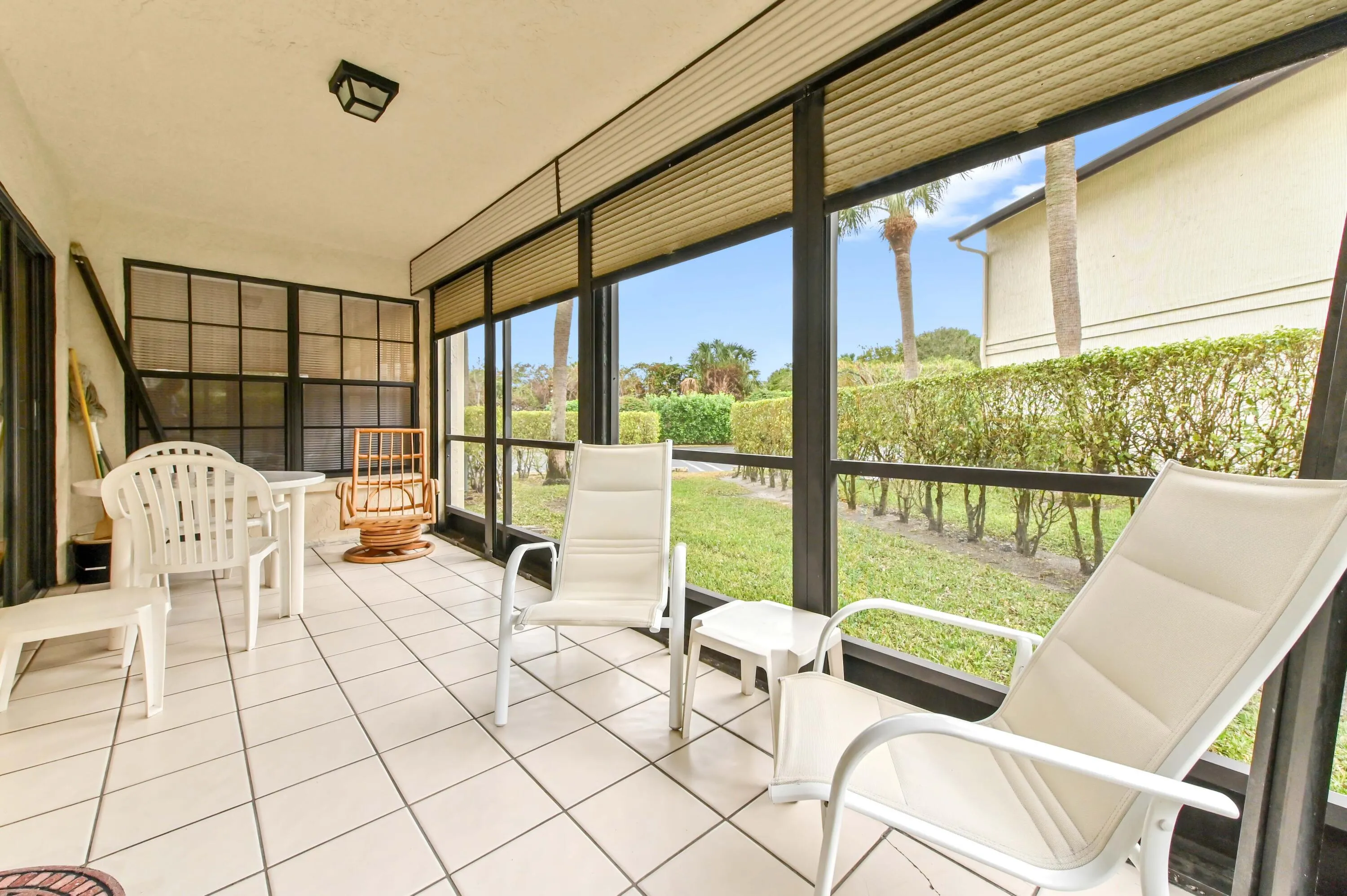 30 Patio 01