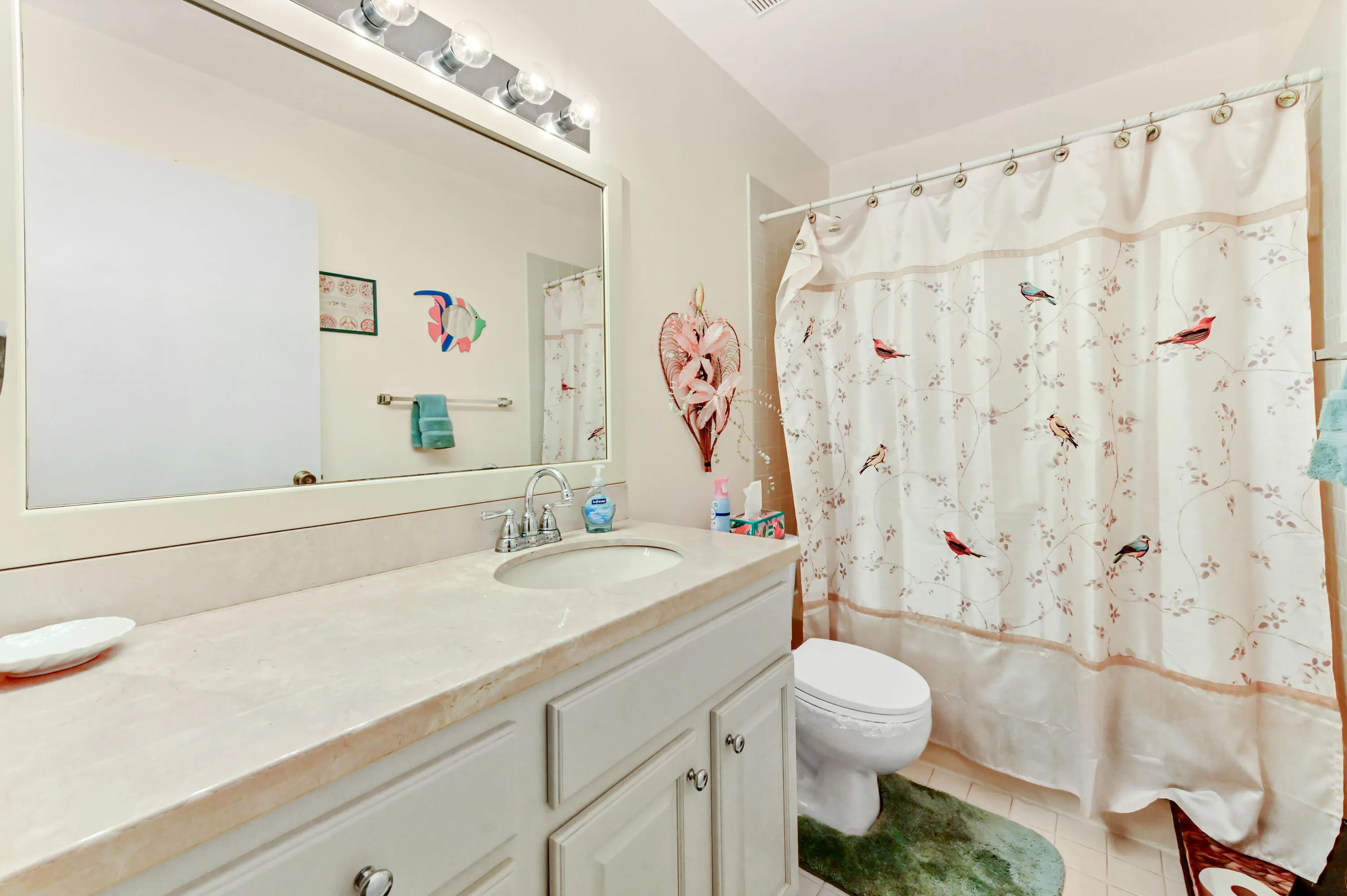 20 Bathroom 01