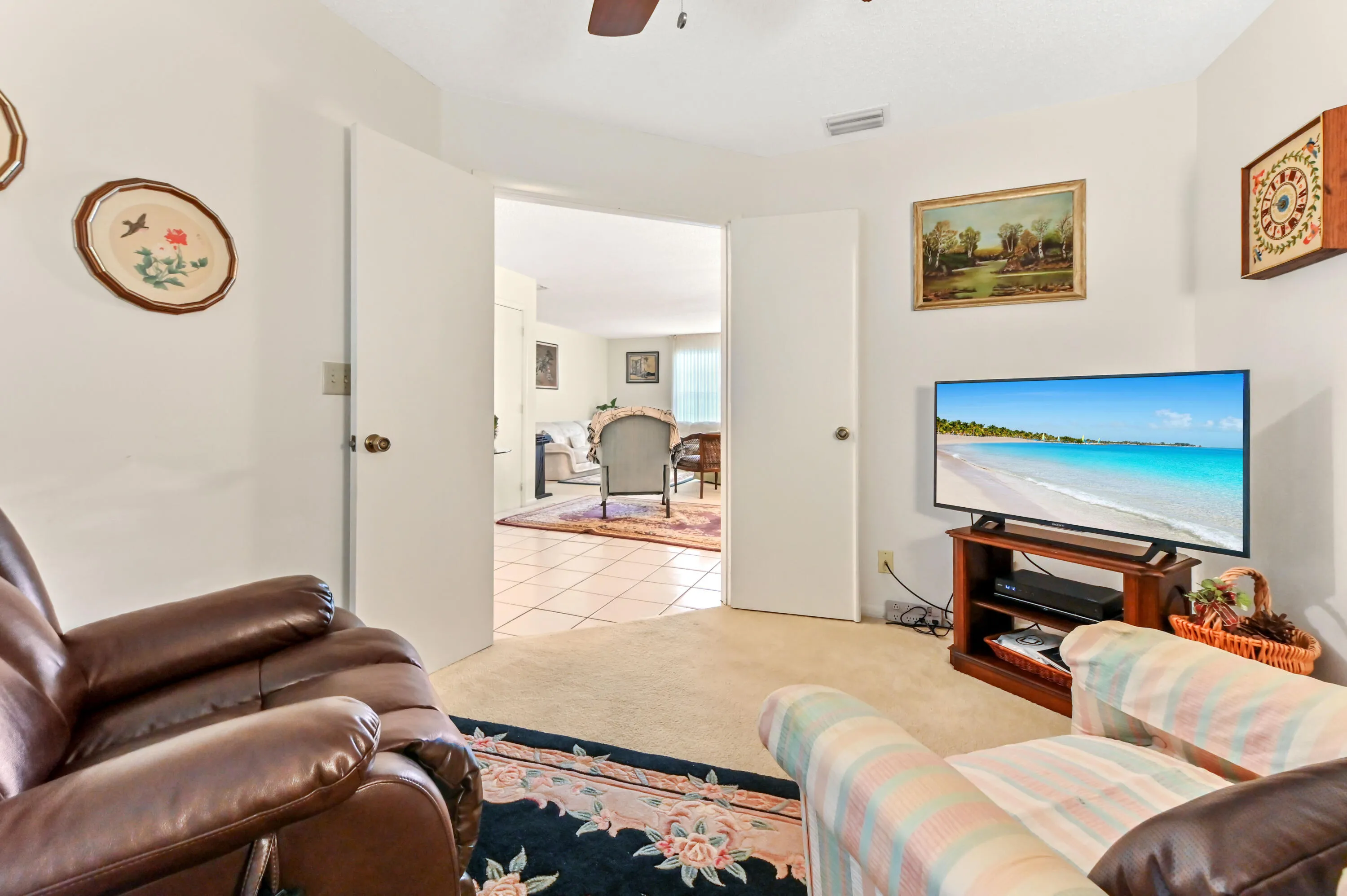 18 Family room 02